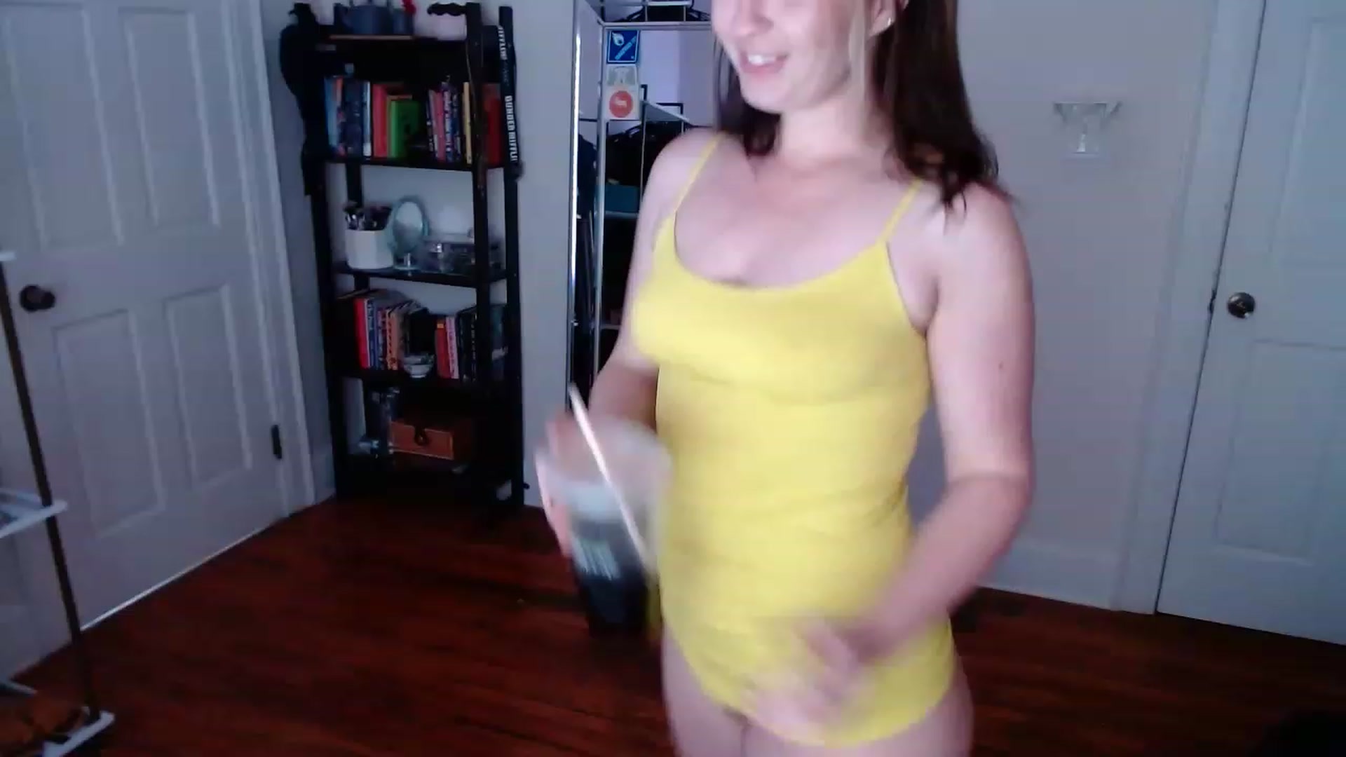 Gallery image thumbnail from TheFuckFairy's myfreecams stream on, 01/03/2023, 16:36 image 4 of 20
