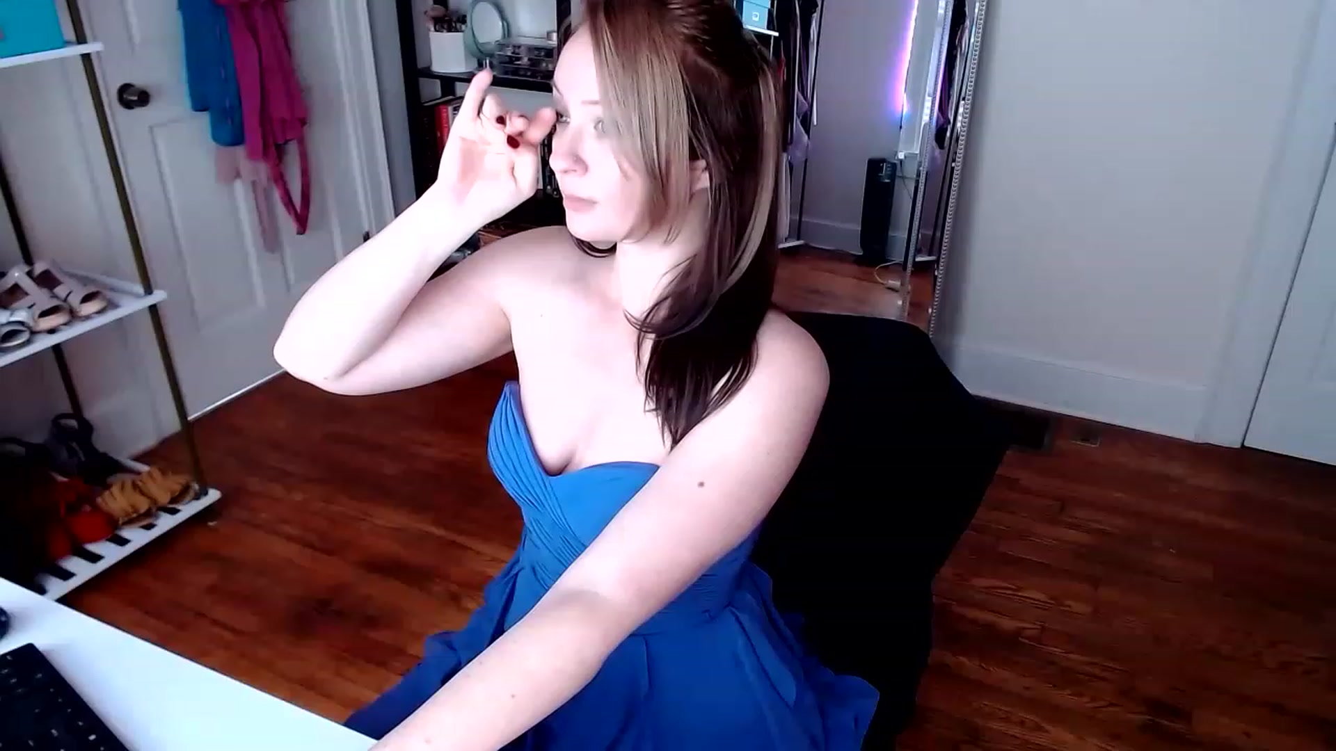 Gallery image thumbnail from TheFuckFairy's myfreecams stream on, 01/16/2023, 17:00 image 20 of 20