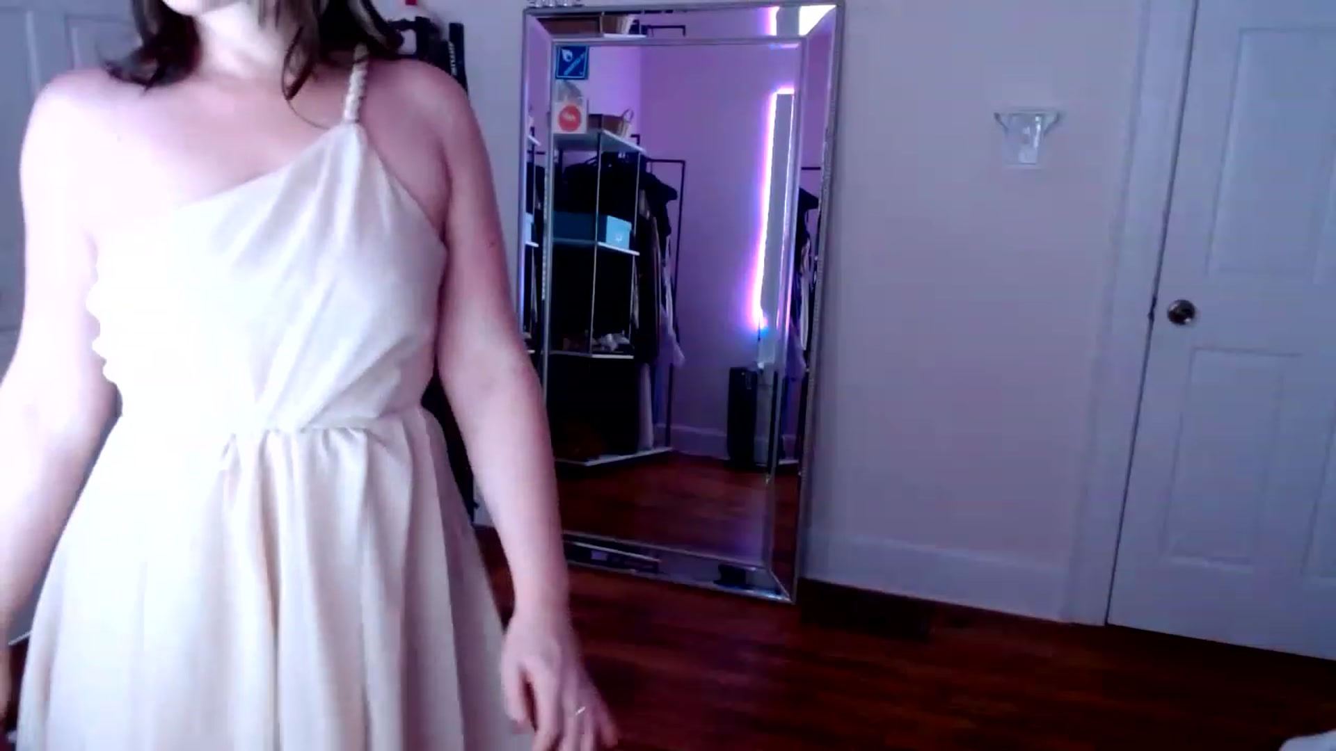 Gallery image thumbnail from TheFuckFairy's myfreecams stream on, 01/18/2023, 17:55 image 6 of 20