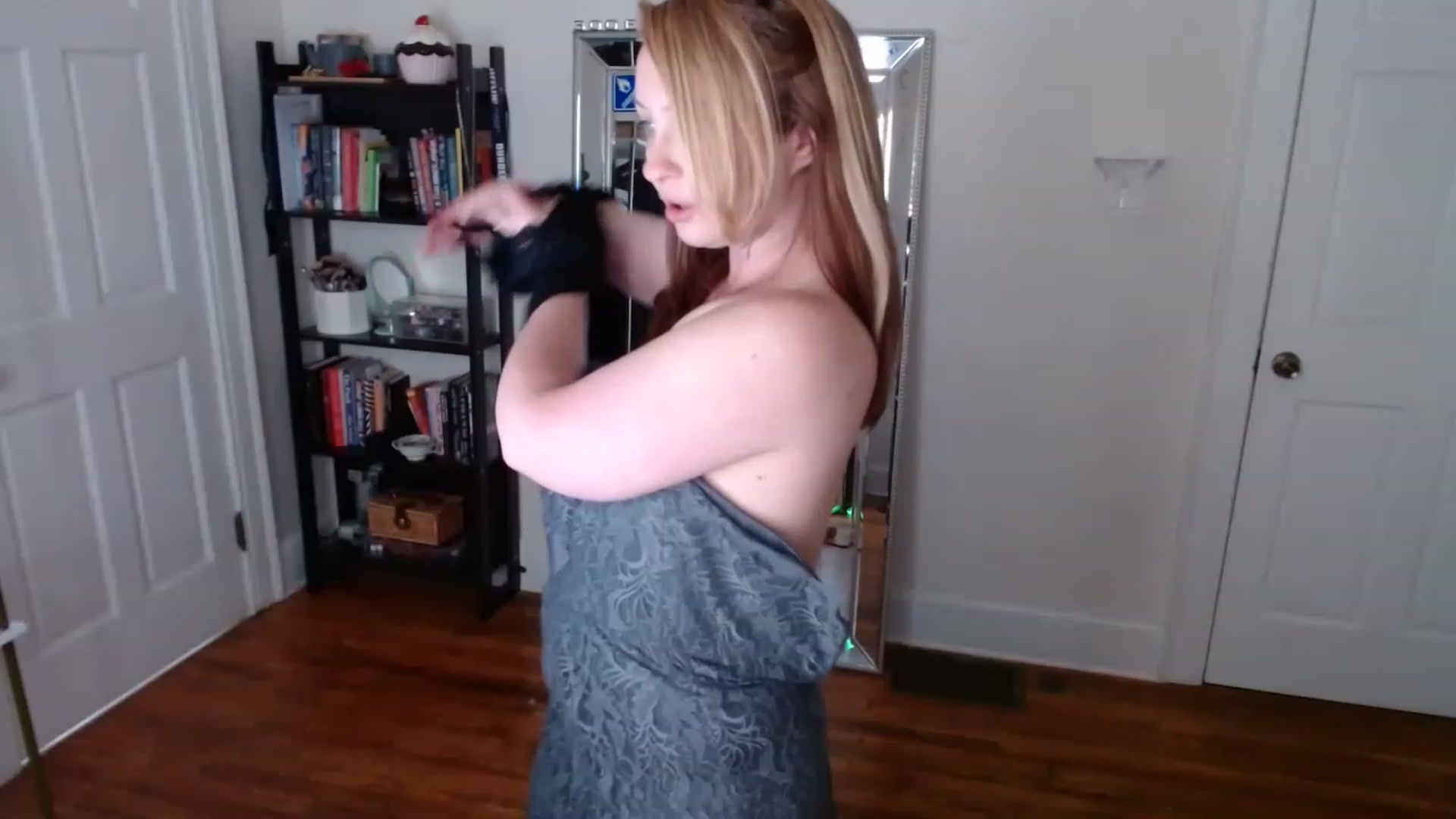 Gallery image thumbnail from TheFuckFairy's myfreecams stream on, 04/18/2023, 18:07 image 20 of 20