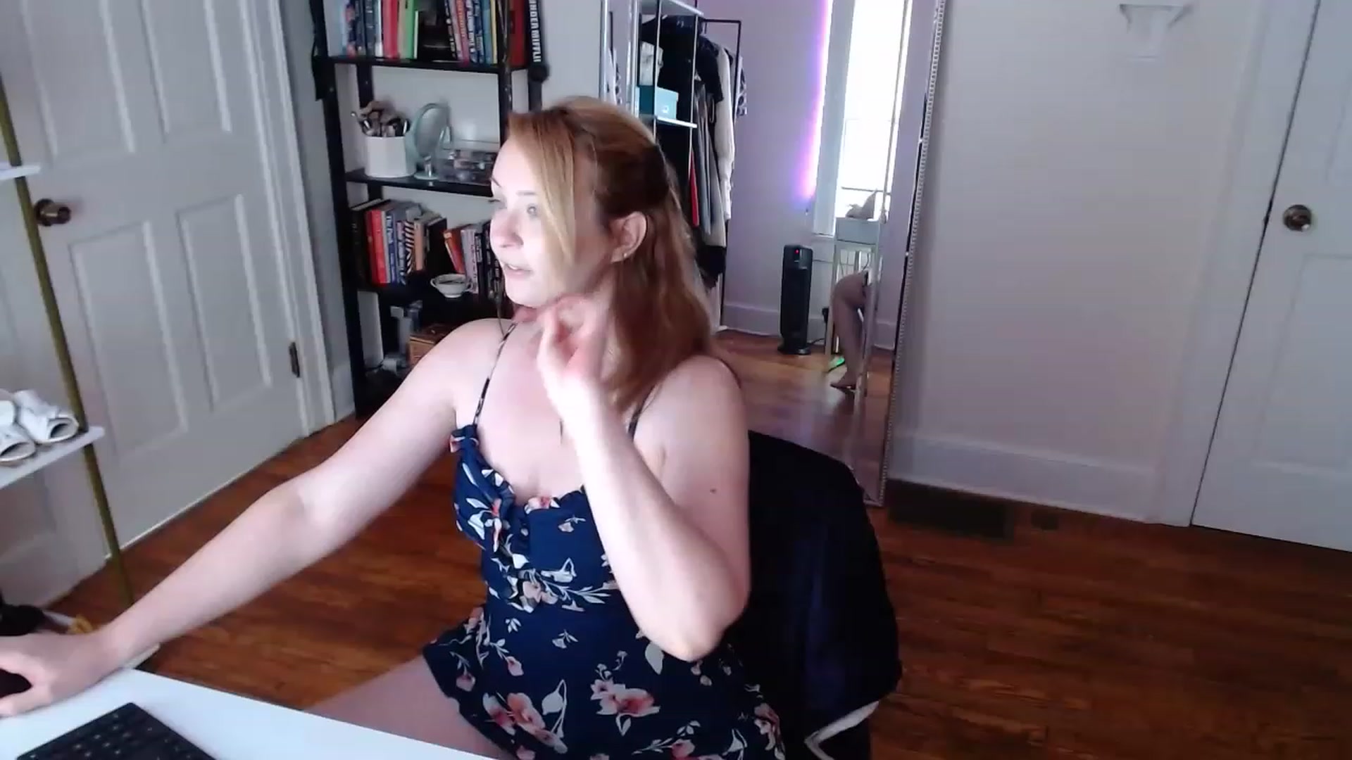 Gallery image thumbnail from TheFuckFairy's myfreecams stream on, 04/25/2023, 16:05 image 6 of 20