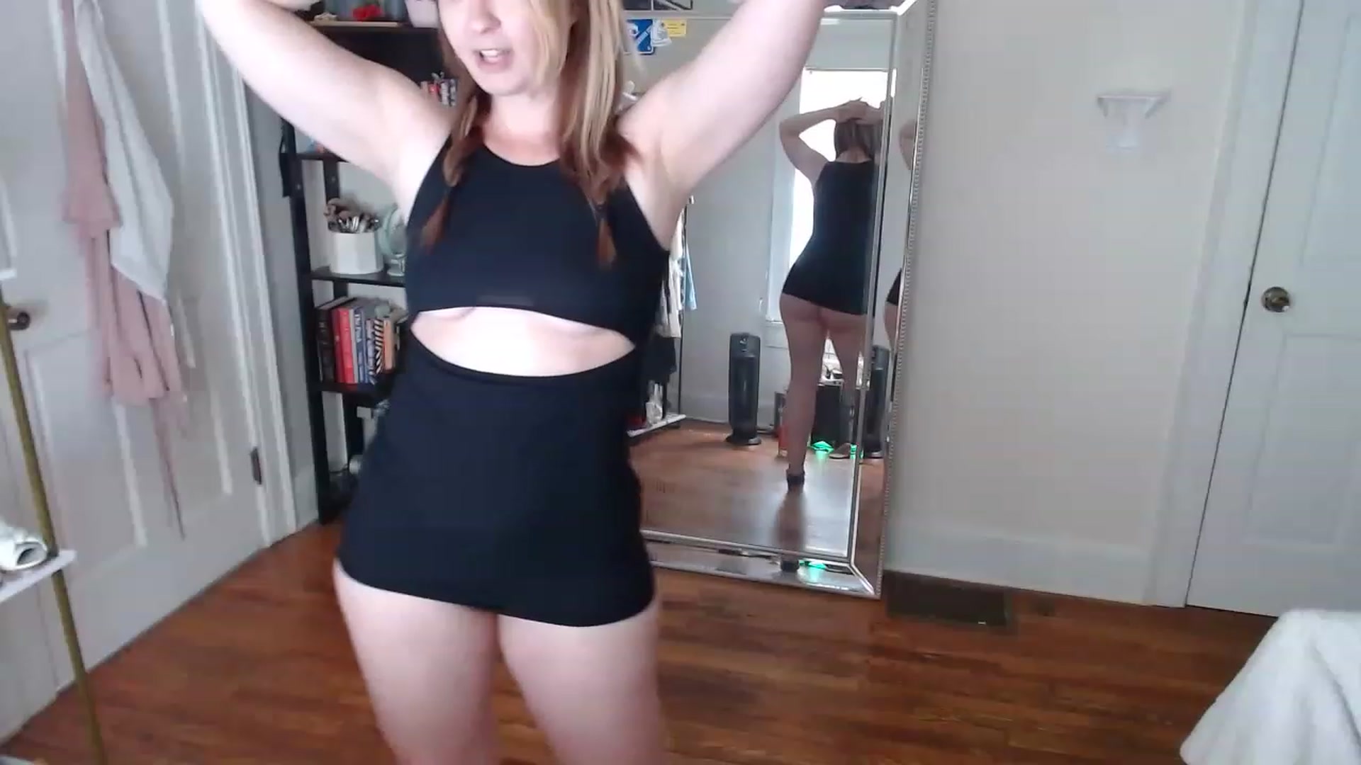 Gallery image thumbnail from TheFuckFairy's myfreecams stream on, 05/02/2023, 16:47 image 4 of 20