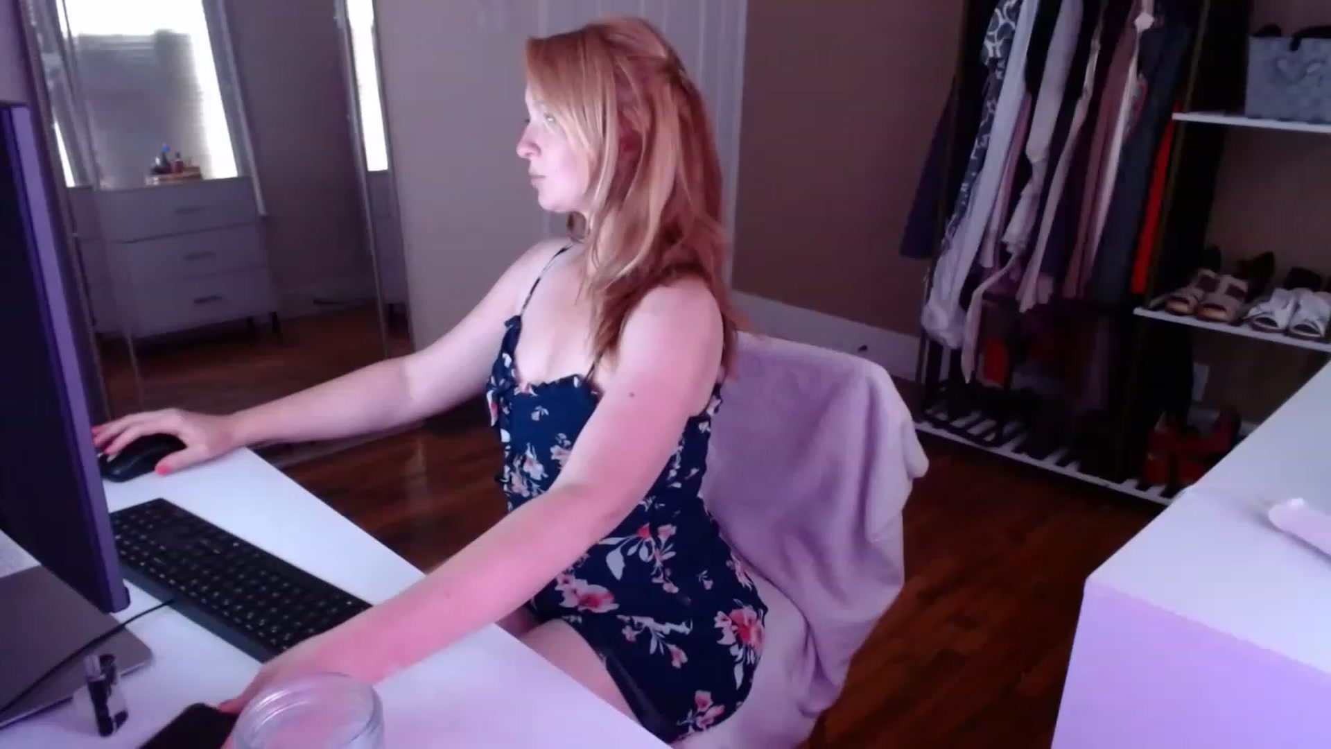 Gallery image thumbnail from TheFuckFairy's myfreecams stream on, 05/18/2023, 17:33 image 4 of 20