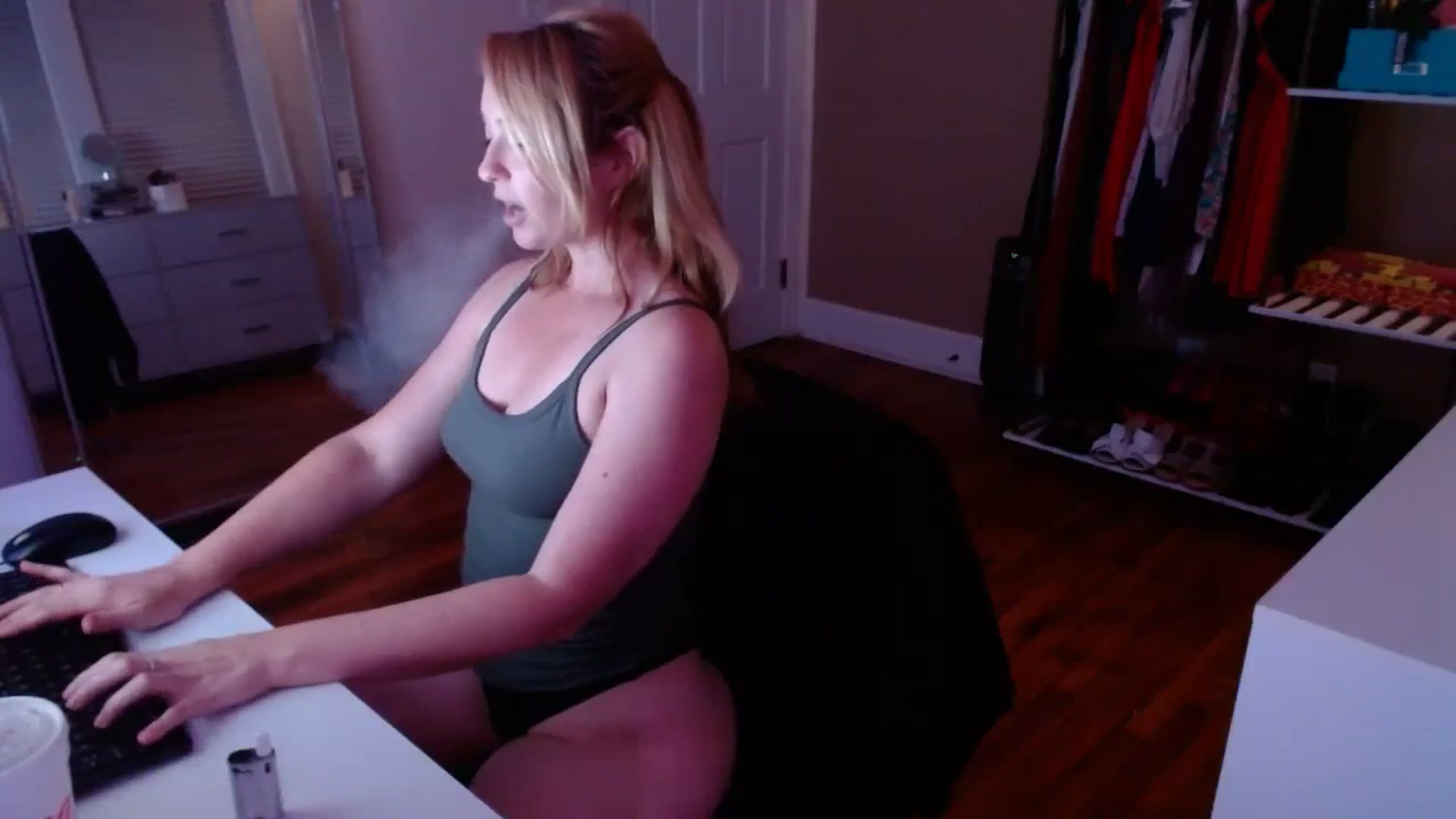Gallery image thumbnail from TheFuckFairy's myfreecams stream on, 08/07/2023, 03:22 image 2 of 20