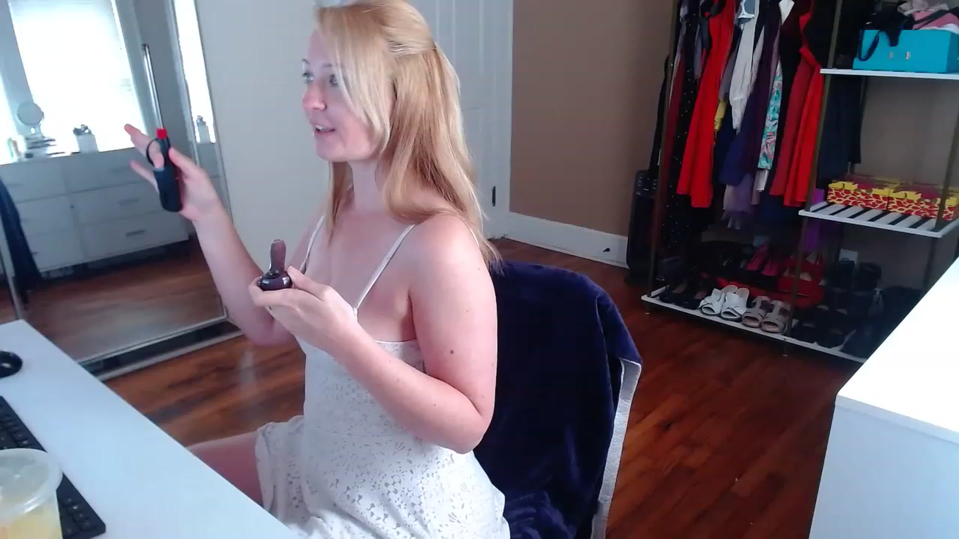 Gallery image thumbnail from TheFuckFairy's myfreecams stream on, 08/16/2023, 16:41 image 14 of 20
