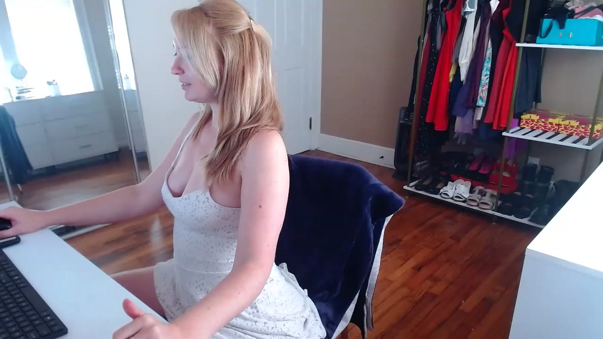 Gallery image thumbnail from TheFuckFairy's myfreecams stream on, 08/16/2023, 16:41 image 18 of 20