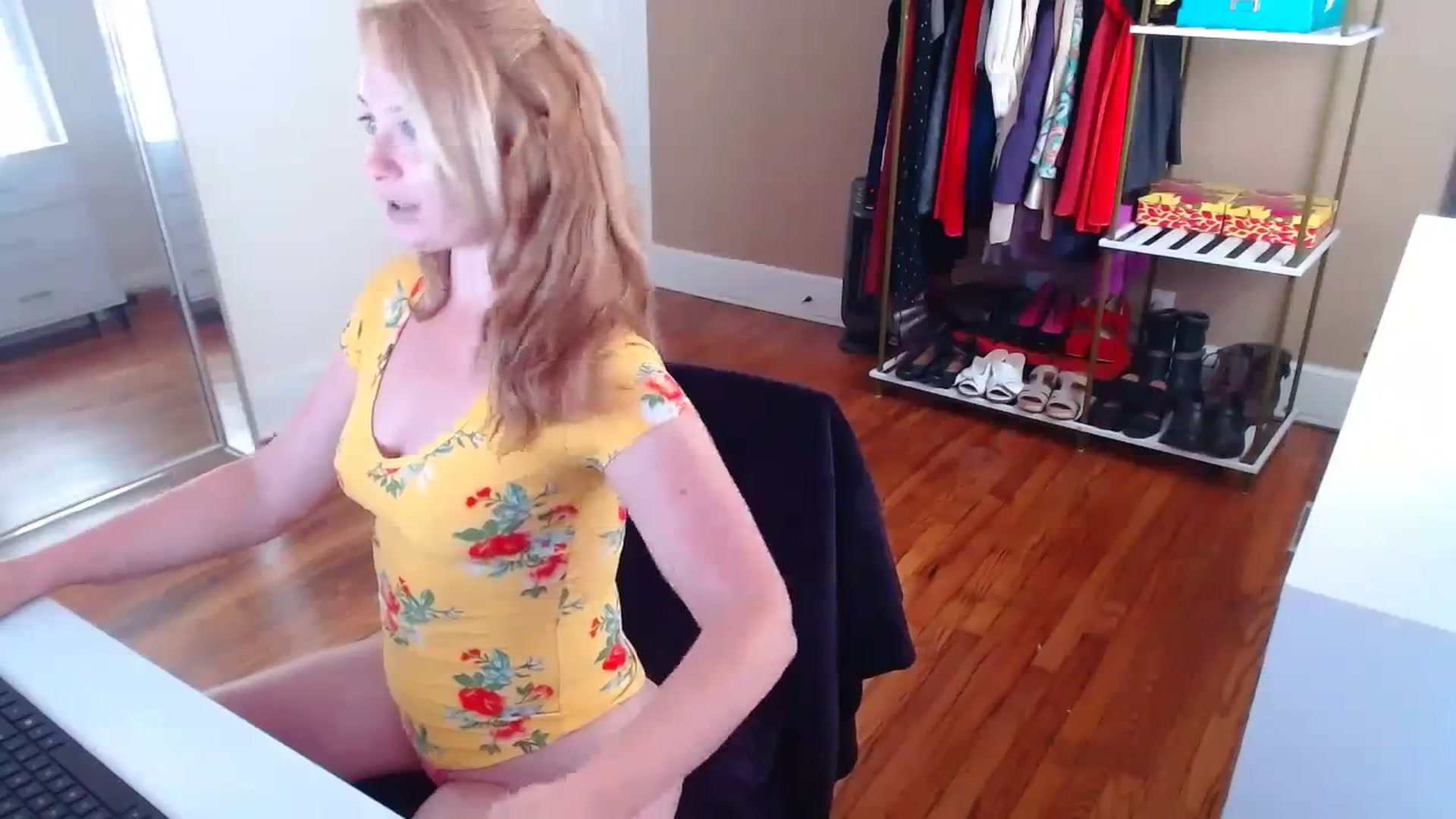 Gallery image thumbnail from TheFuckFairy's myfreecams stream on, 08/21/2023, 16:33 image 8 of 20