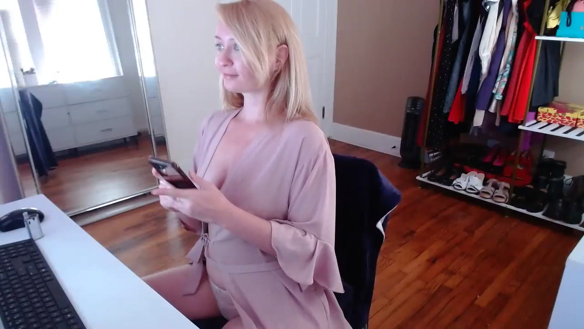 Gallery image thumbnail from TheFuckFairy's myfreecams stream on, 08/24/2023, 15:50 image 19 of 20