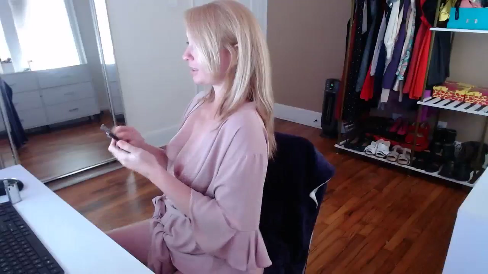 Gallery image thumbnail from TheFuckFairy's myfreecams stream on, 08/24/2023, 16:13 image 7 of 20