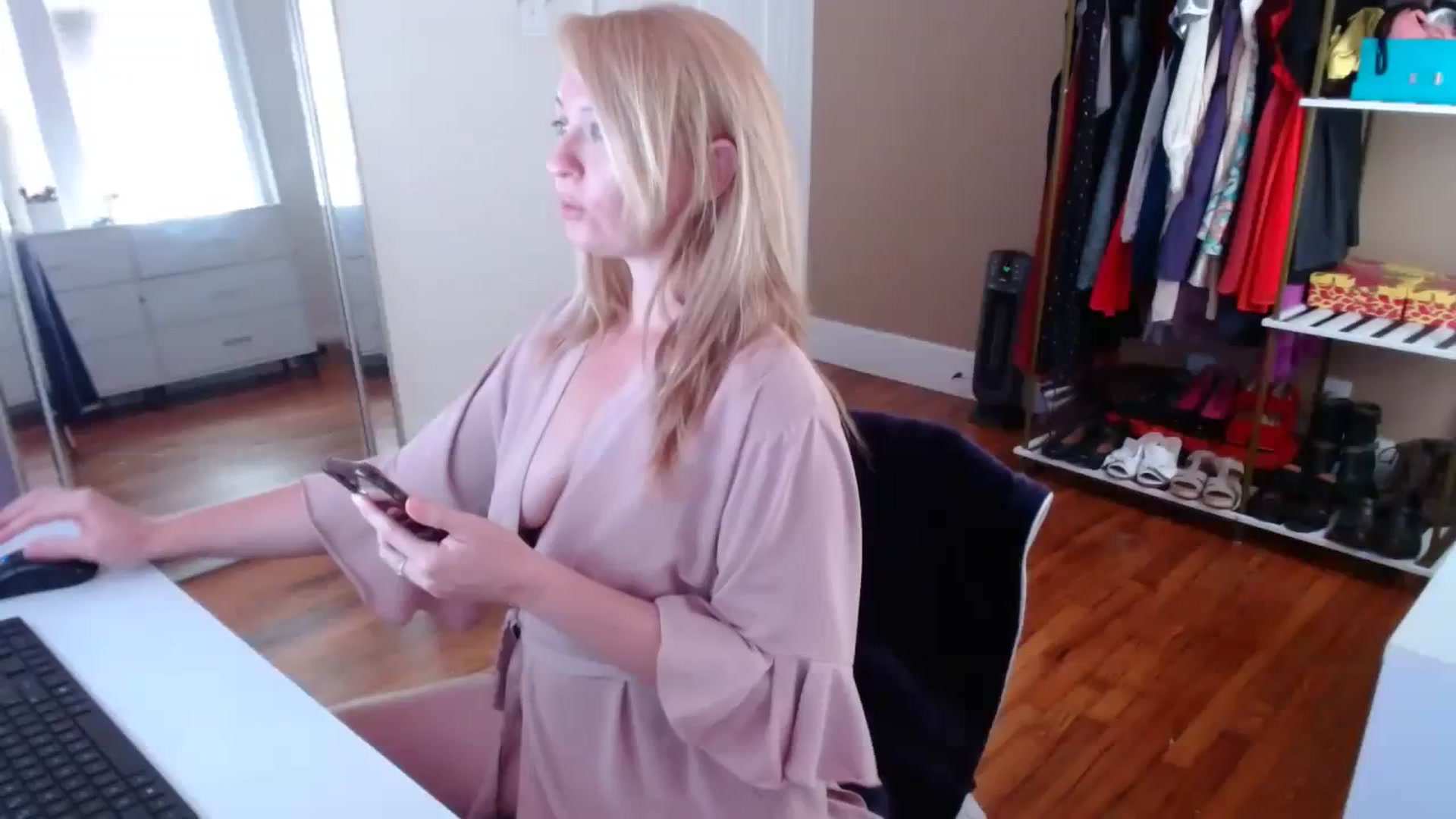 Gallery image thumbnail from TheFuckFairy's myfreecams stream on, 08/24/2023, 17:19 image 1 of 20