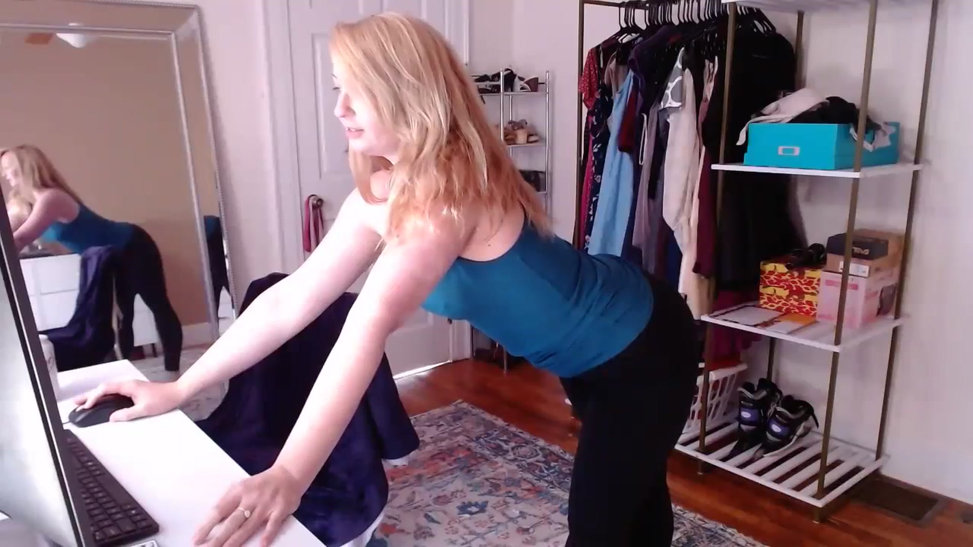 Gallery image thumbnail from TheFuckFairy's myfreecams stream on, 11/28/2023, 17:58 image 19 of 20