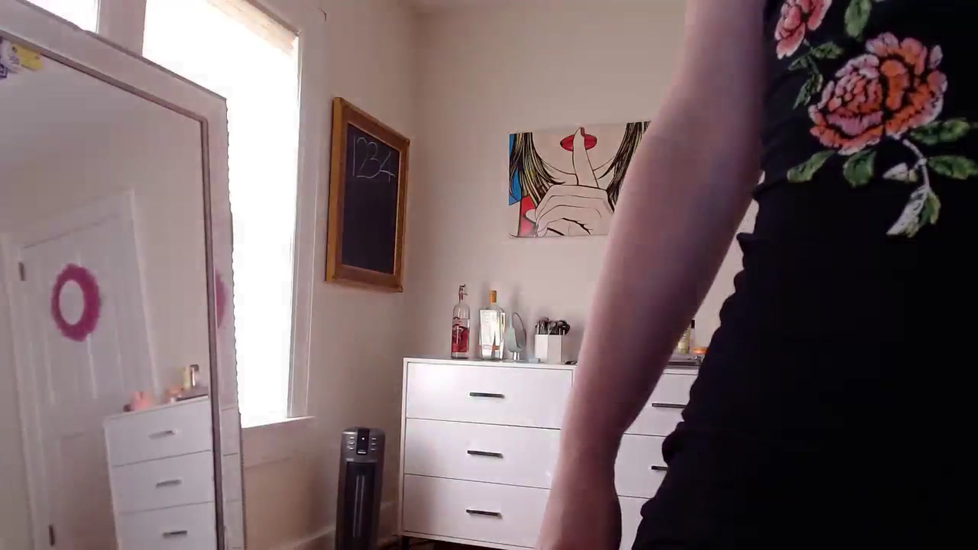 Gallery image thumbnail from TheFuckFairy's myfreecams stream on, 03/25/2024, 15:45 image 17 of 20
