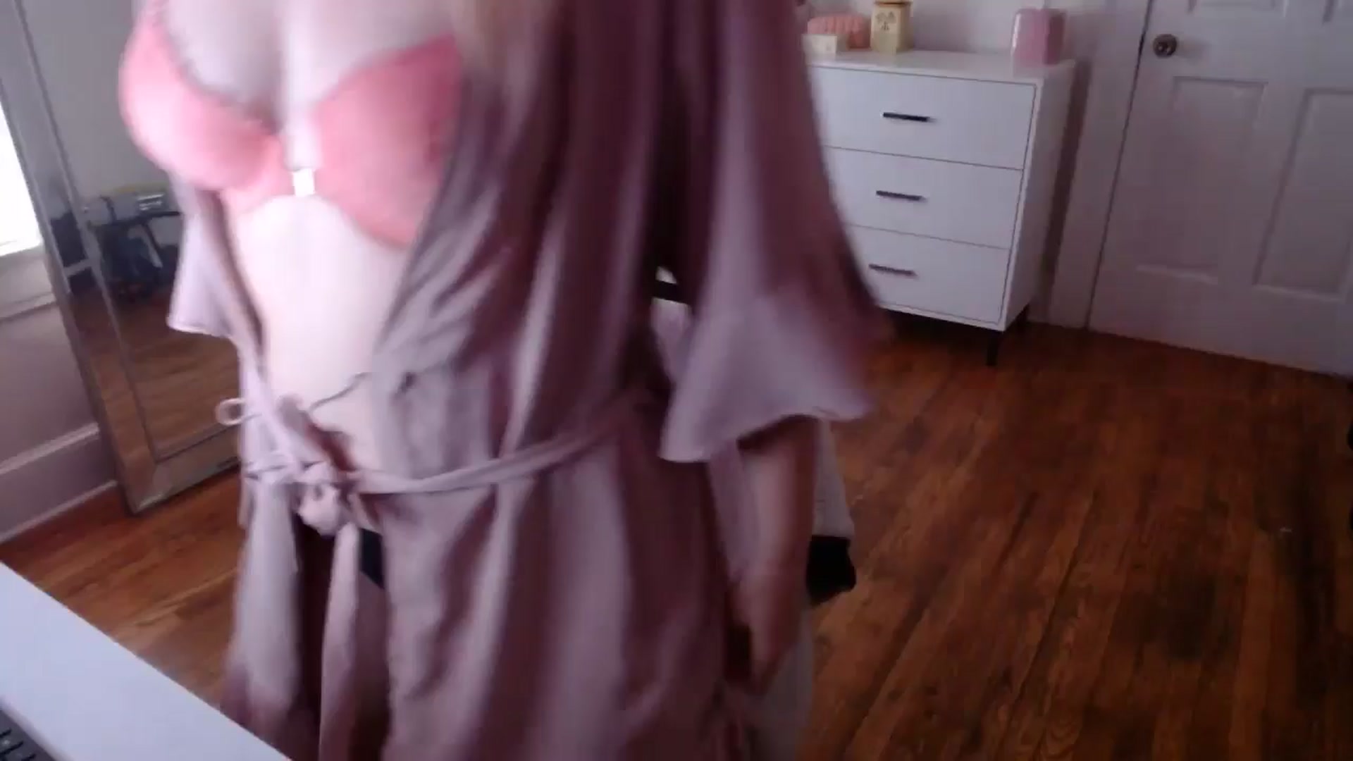 Gallery image thumbnail from TheFuckFairy's myfreecams stream on, 05/12/2024, 17:16 image 7 of 20