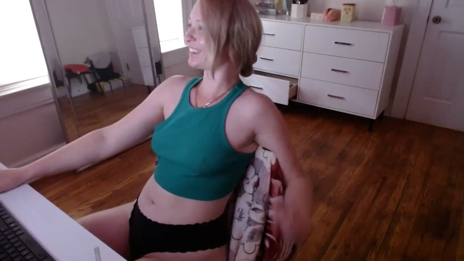Gallery image thumbnail from TheFuckFairy's myfreecams stream on, 05/14/2024, 17:11 image 19 of 20