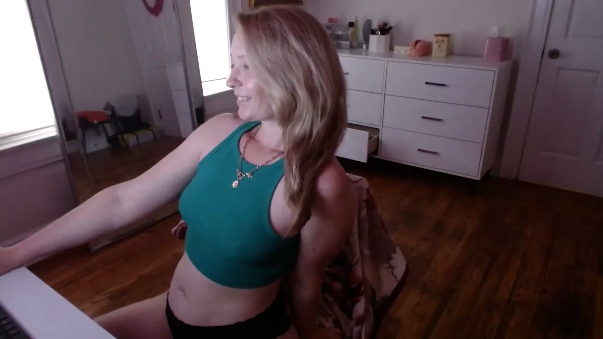 Gallery image thumbnail from TheFuckFairy's myfreecams stream on, 05/14/2024, 17:11 image 16 of 20