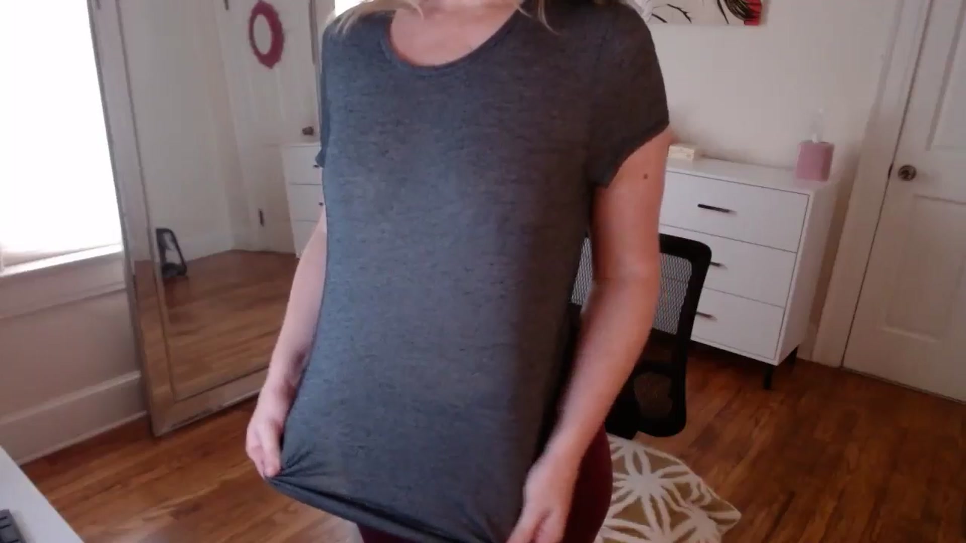 Gallery image thumbnail from TheFuckFairy's myfreecams stream on, 07/21/2024, 15:36 image 16 of 20