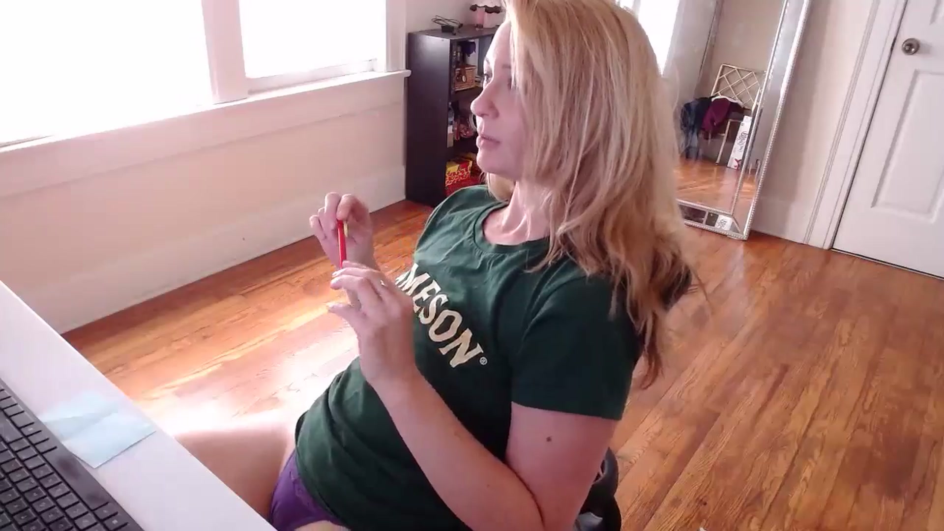 Gallery image thumbnail from TheFuckFairy's myfreecams stream on, 08/26/2024, 16:31 image 2 of 20