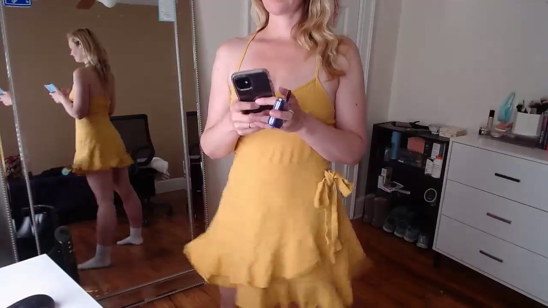 Gallery image thumbnail from TheFuckFairy's myfreecams stream on, 04/15/2025, 15:57 image 6 of 20