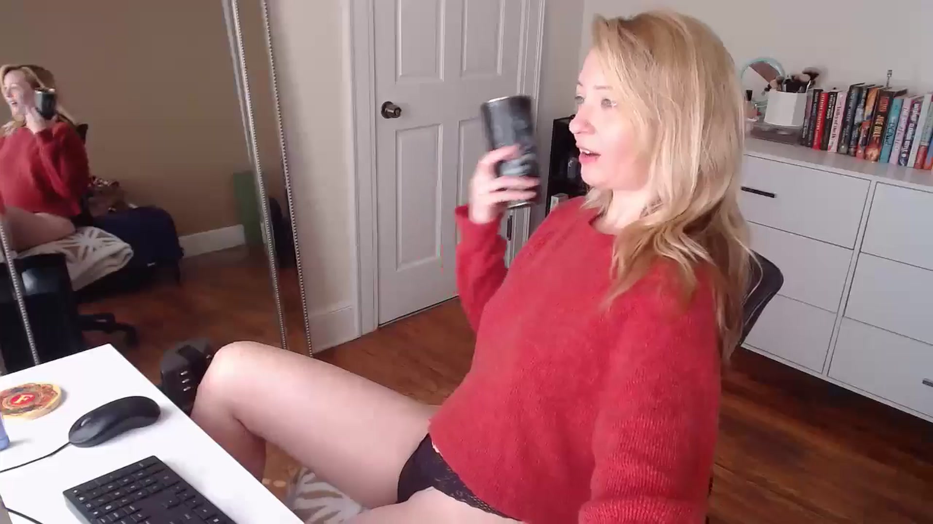 Gallery image thumbnail from TheFuckFairy's myfreecams stream on, 04/18/2025, 14:49 image 10 of 20