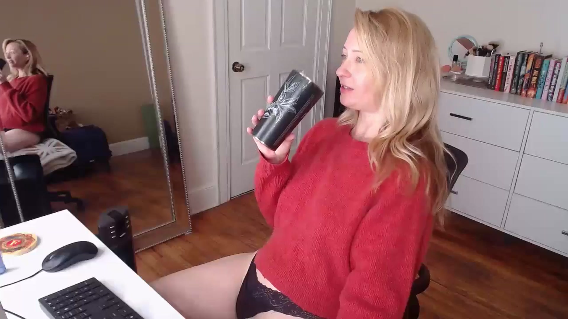 Gallery image thumbnail from TheFuckFairy's myfreecams stream on, 04/18/2025, 14:49 image 9 of 20