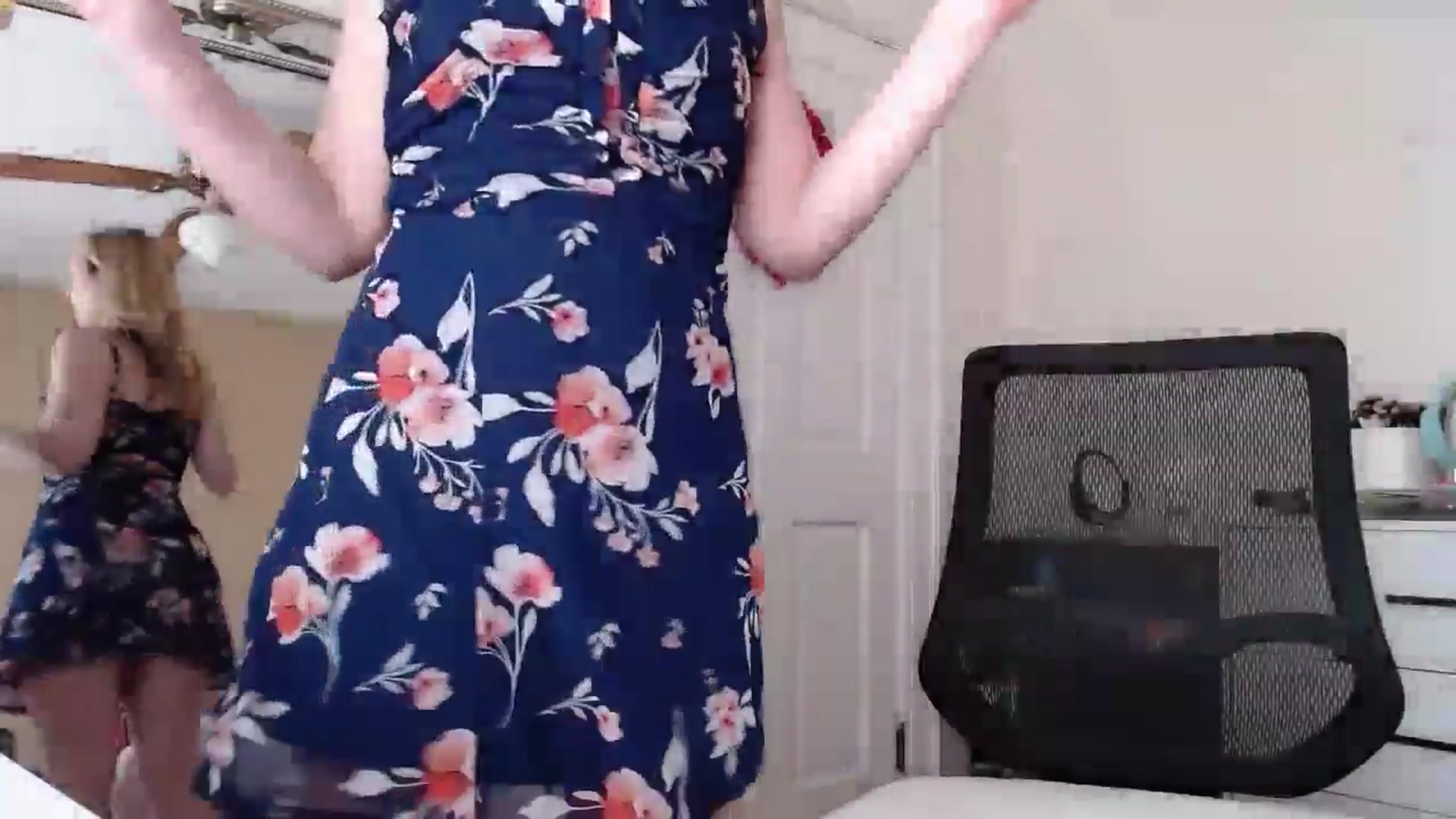 Gallery image thumbnail from TheFuckFairy's myfreecams stream on, 05/18/2025, 15:54 image 4 of 20
