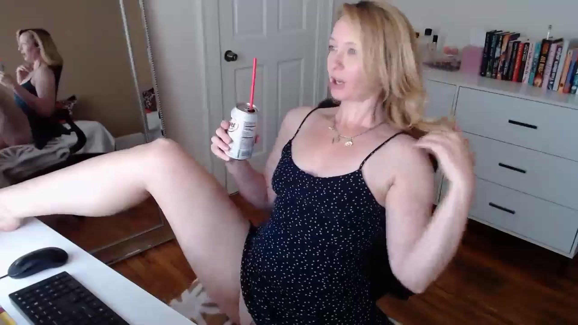 Gallery image thumbnail from TheFuckFairy's myfreecams stream on, 06/11/2025, 17:42 image 13 of 20