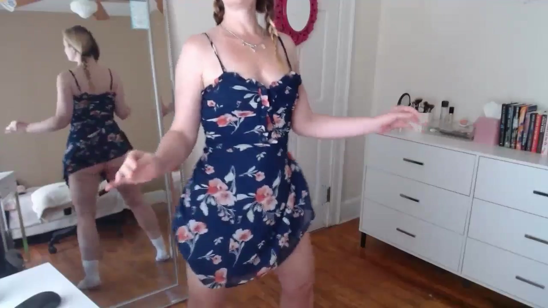 Gallery image thumbnail from TheFuckFairy's myfreecams stream on, 06/27/2025, 16:18 image 11 of 20