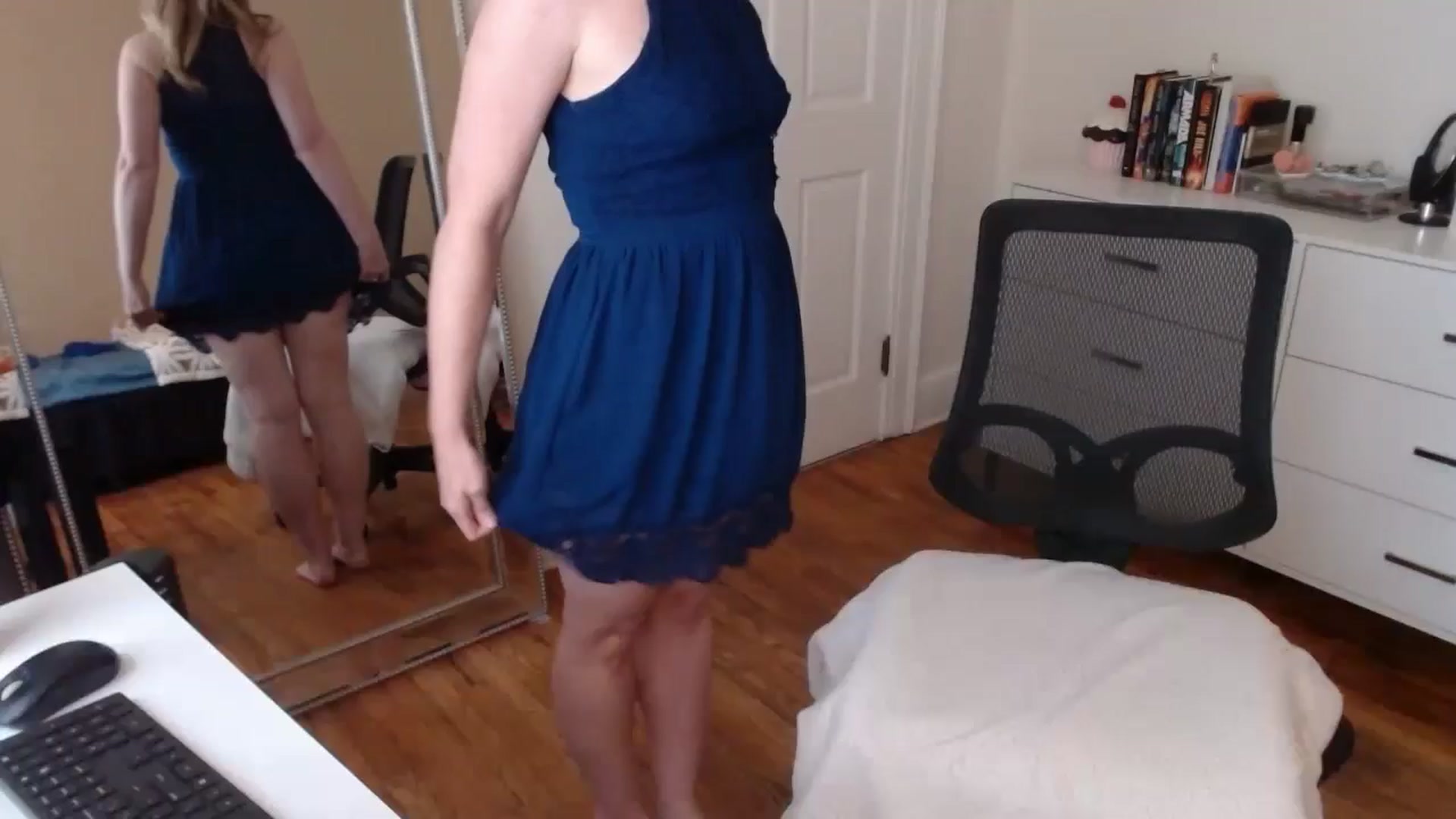 Gallery image thumbnail from TheFuckFairy's myfreecams stream on, 07/20/2025, 18:32 image 19 of 20