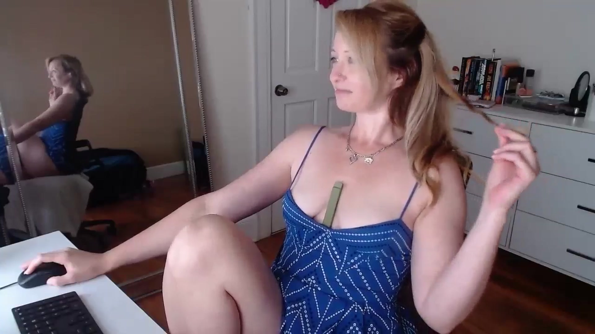 Gallery image thumbnail from TheFuckFairy's myfreecams stream on, 07/24/2025, 15:57 image 11 of 20