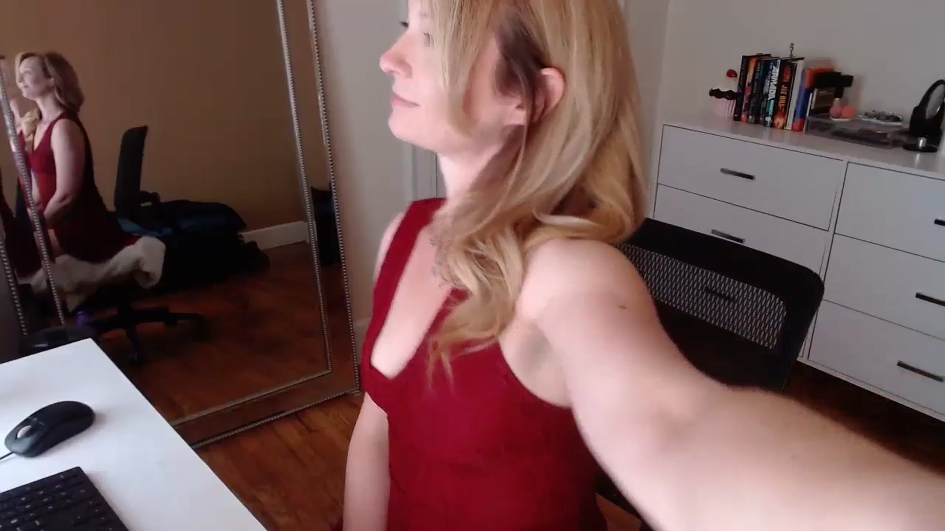 Gallery image thumbnail from TheFuckFairy's myfreecams stream on, 07/27/2025, 16:53 image 5 of 20