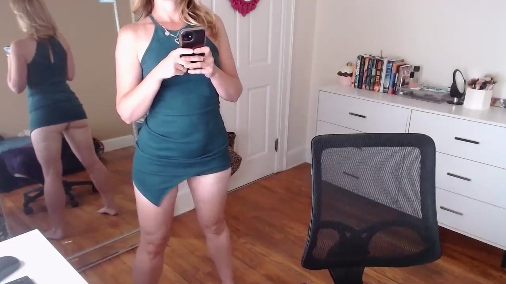Gallery image thumbnail from TheFuckFairy's myfreecams stream on, 08/28/2025, 16:35 image 18 of 20