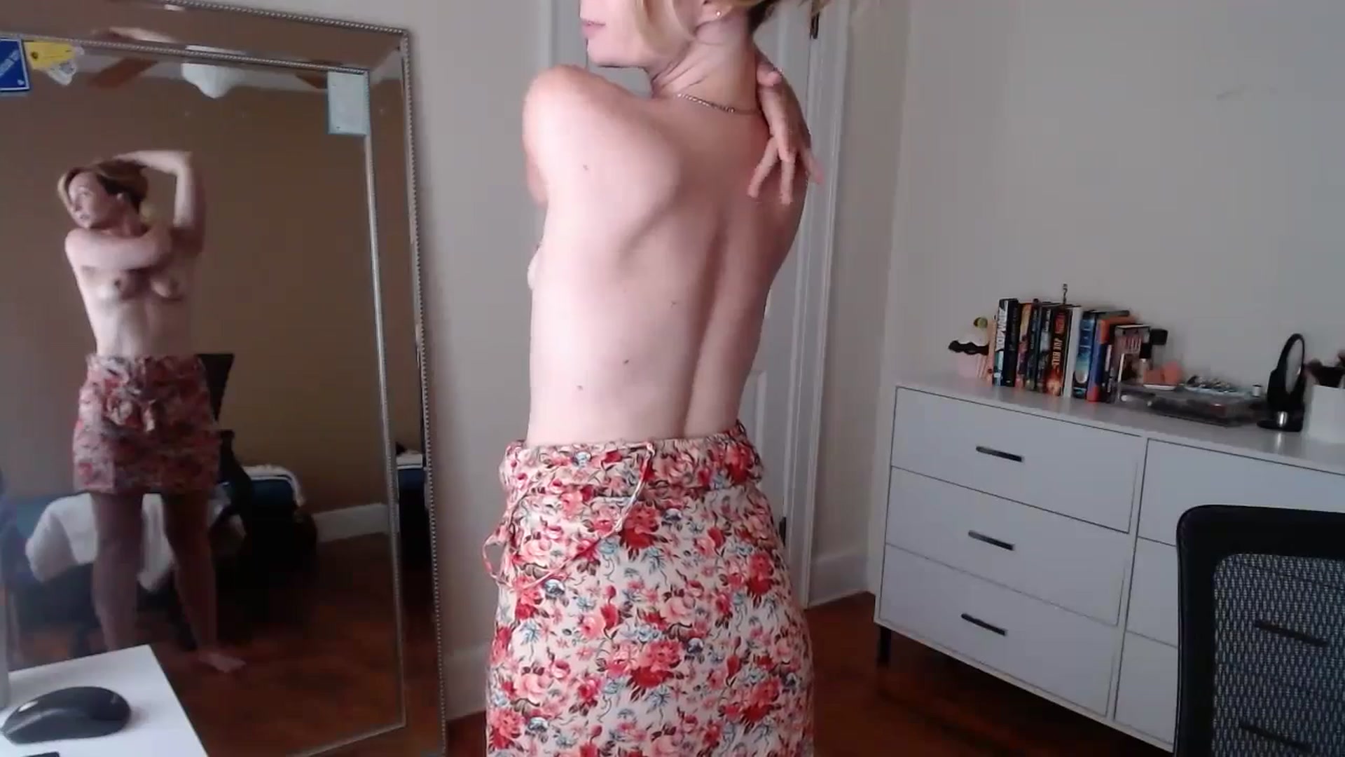 Gallery image thumbnail from TheFuckFairy's myfreecams stream on, 09/01/2025, 15:03 image 11 of 20