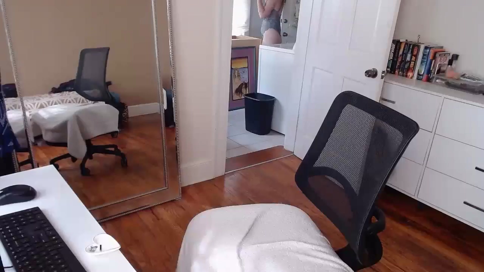 Gallery image thumbnail from TheFuckFairy's myfreecams stream on, 09/16/2025, 15:49 image 4 of 20