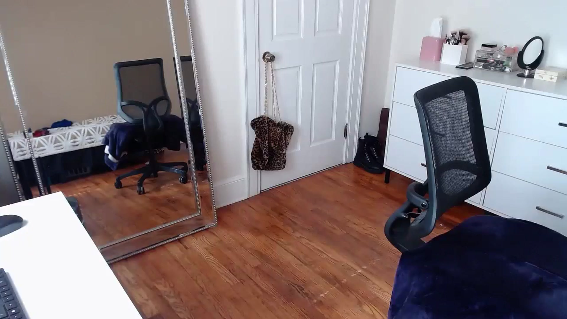 Gallery image thumbnail from TheFuckFairy's myfreecams stream on, 10/14/2025, 16:54 image 17 of 20