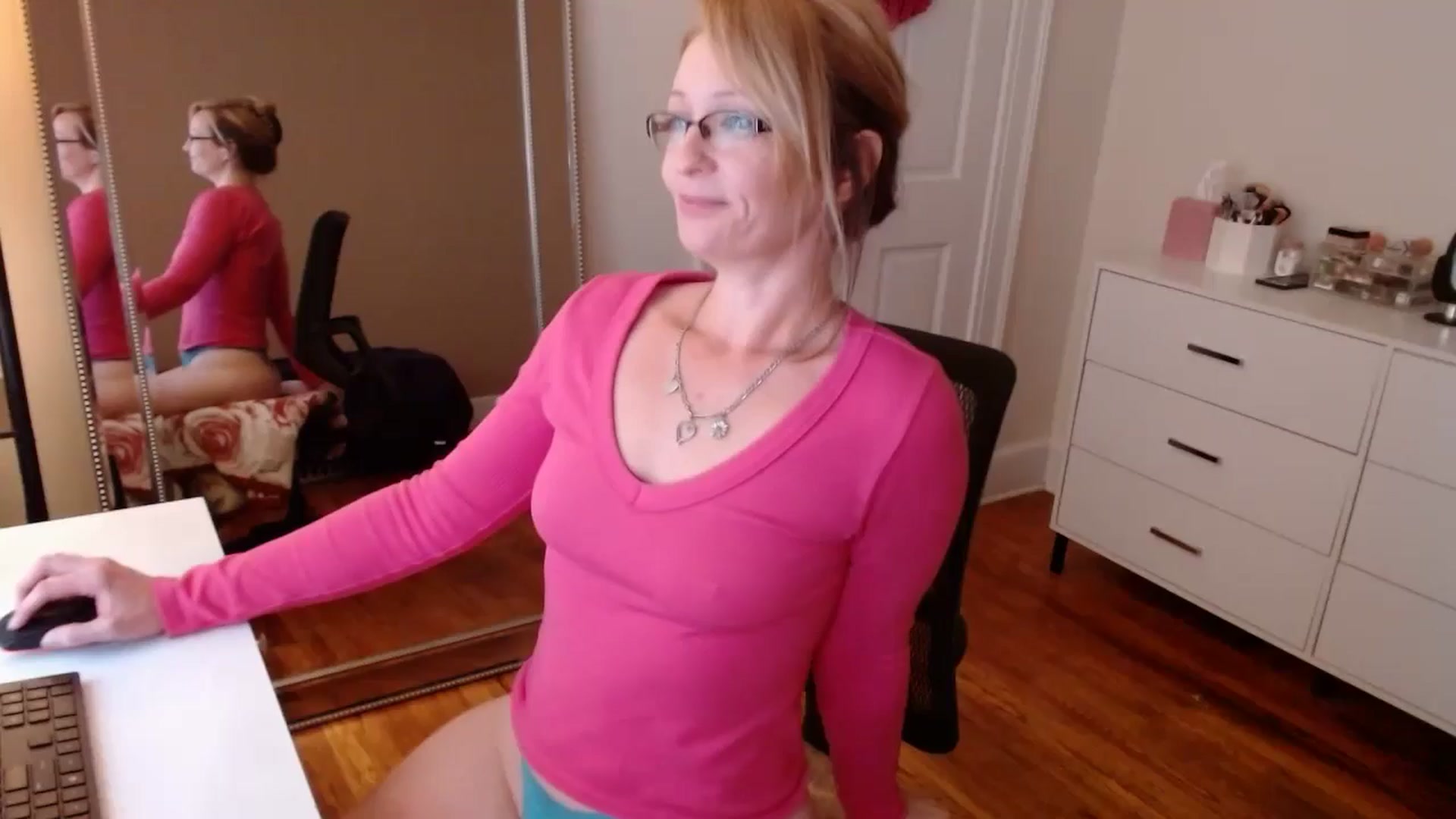 Gallery image thumbnail from TheFuckFairy's myfreecams stream on, 10/27/2025, 18:00 image 7 of 20