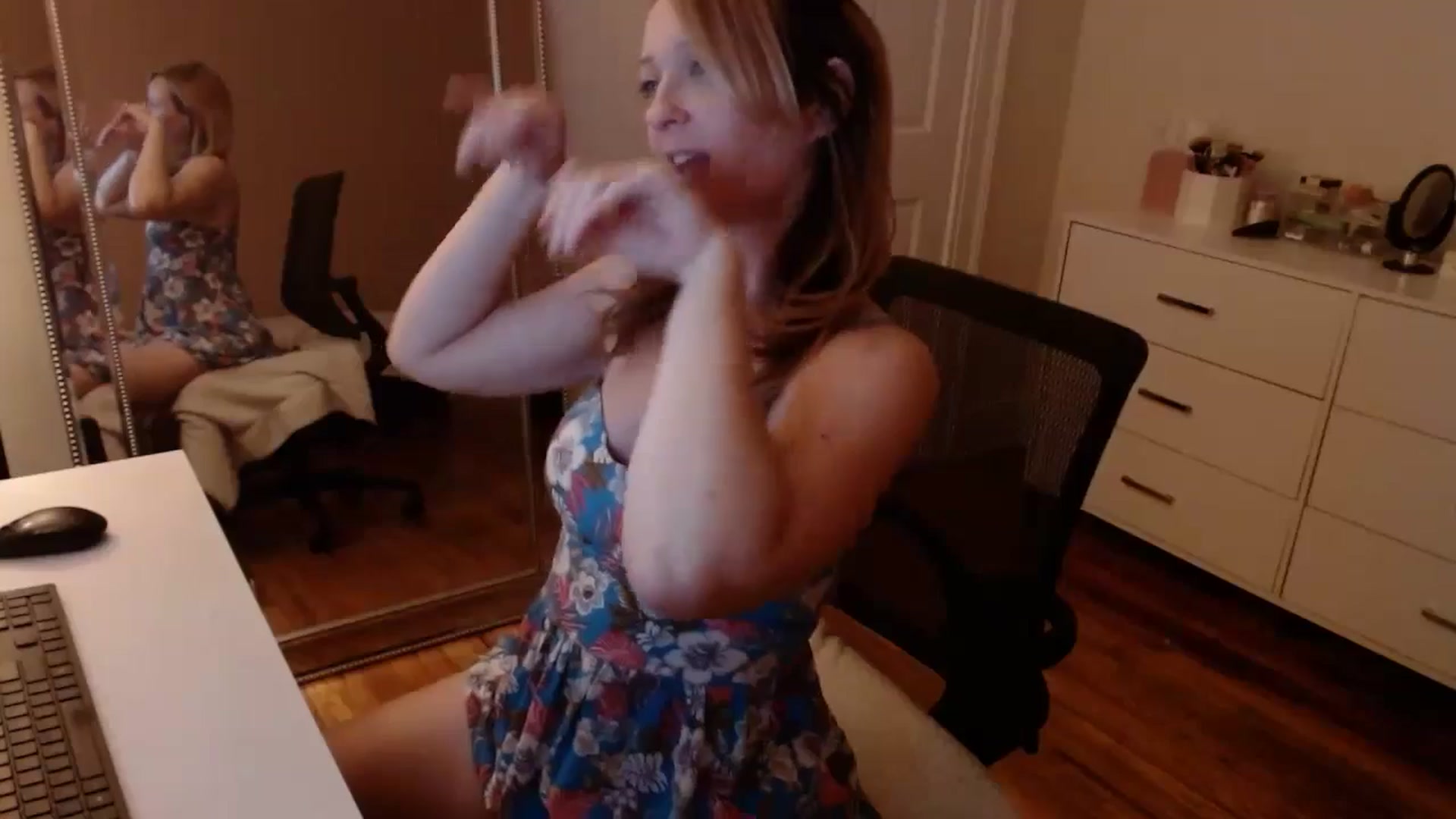 Gallery image thumbnail from TheFuckFairy's myfreecams stream on, 11/17/2025, 05:30 image 20 of 20