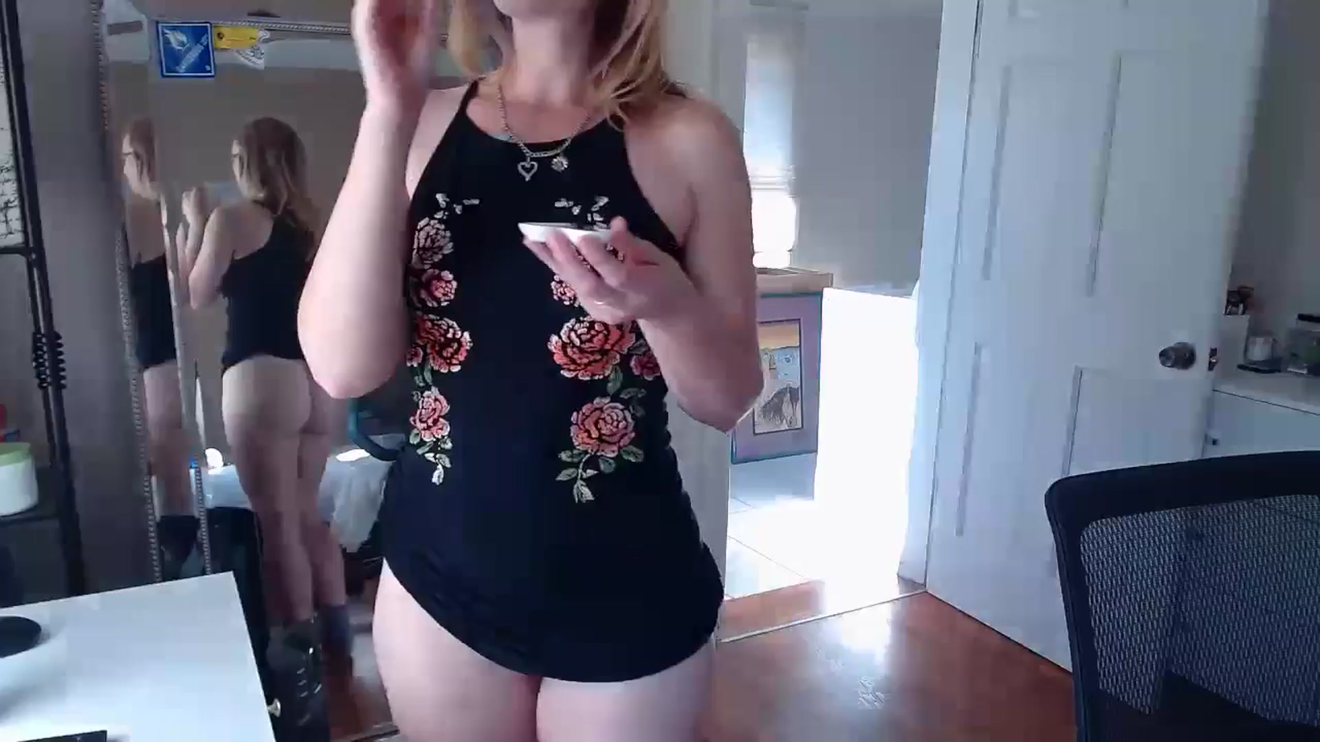 Gallery image thumbnail from TheFuckFairy's myfreecams stream on, 11/17/2025, 18:01 image 20 of 20