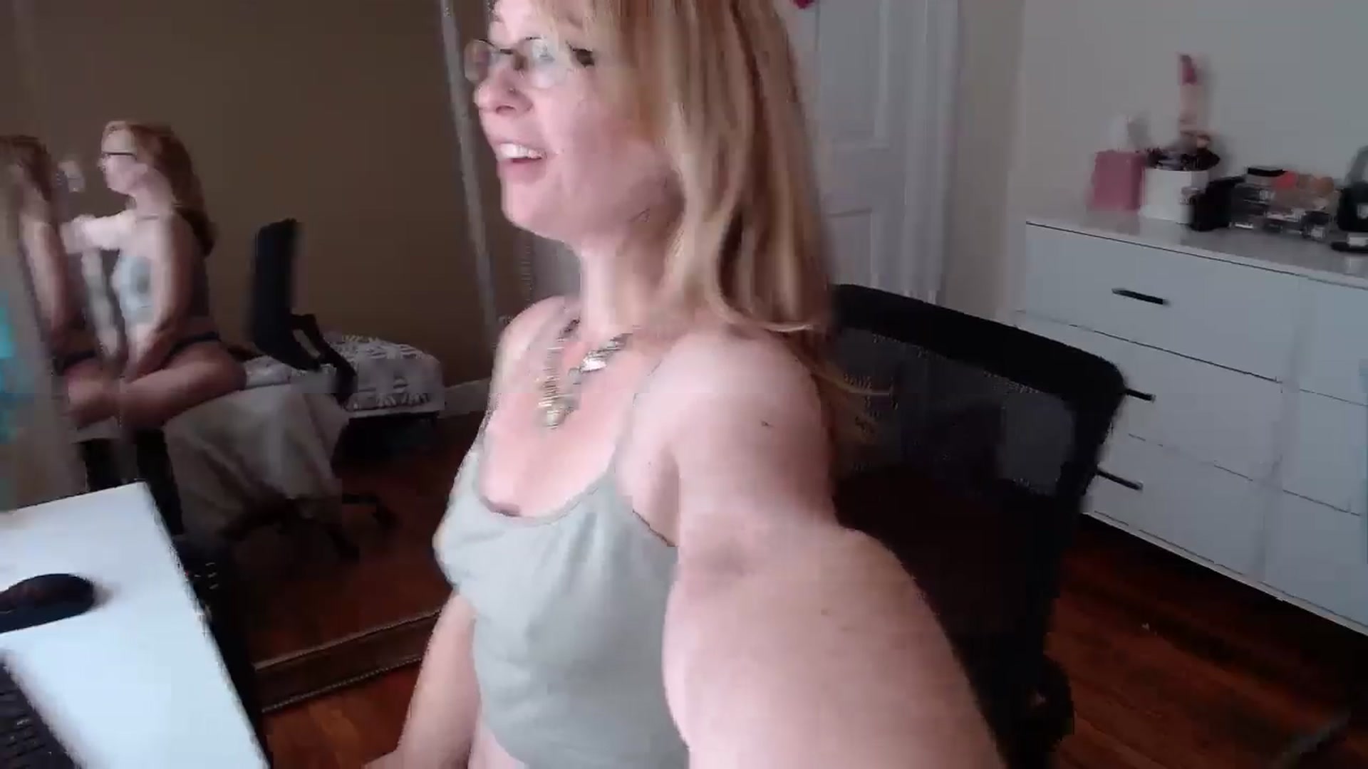 Gallery image thumbnail from TheFuckFairy's myfreecams stream on, 12/09/2025, 17:57 image 19 of 20