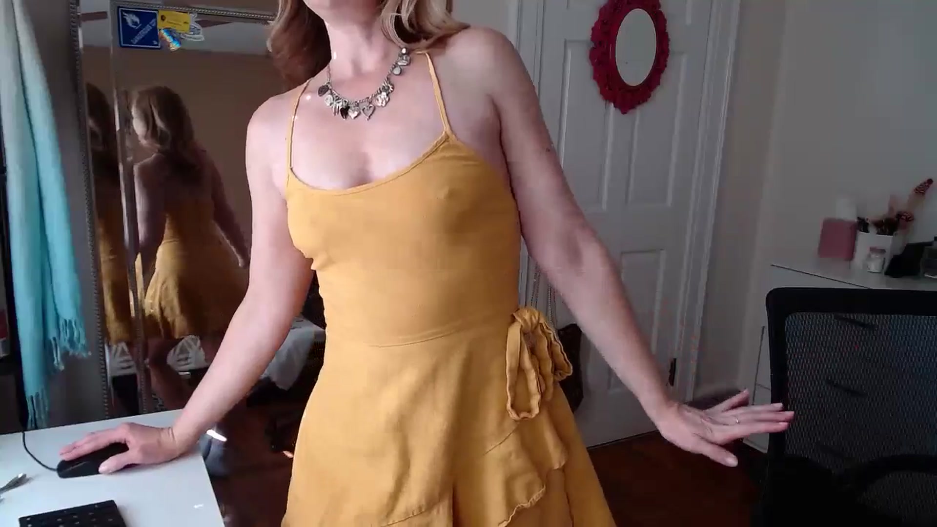 Gallery image thumbnail from TheFuckFairy's myfreecams stream on, 12/14/2025, 17:09 image 10 of 20
