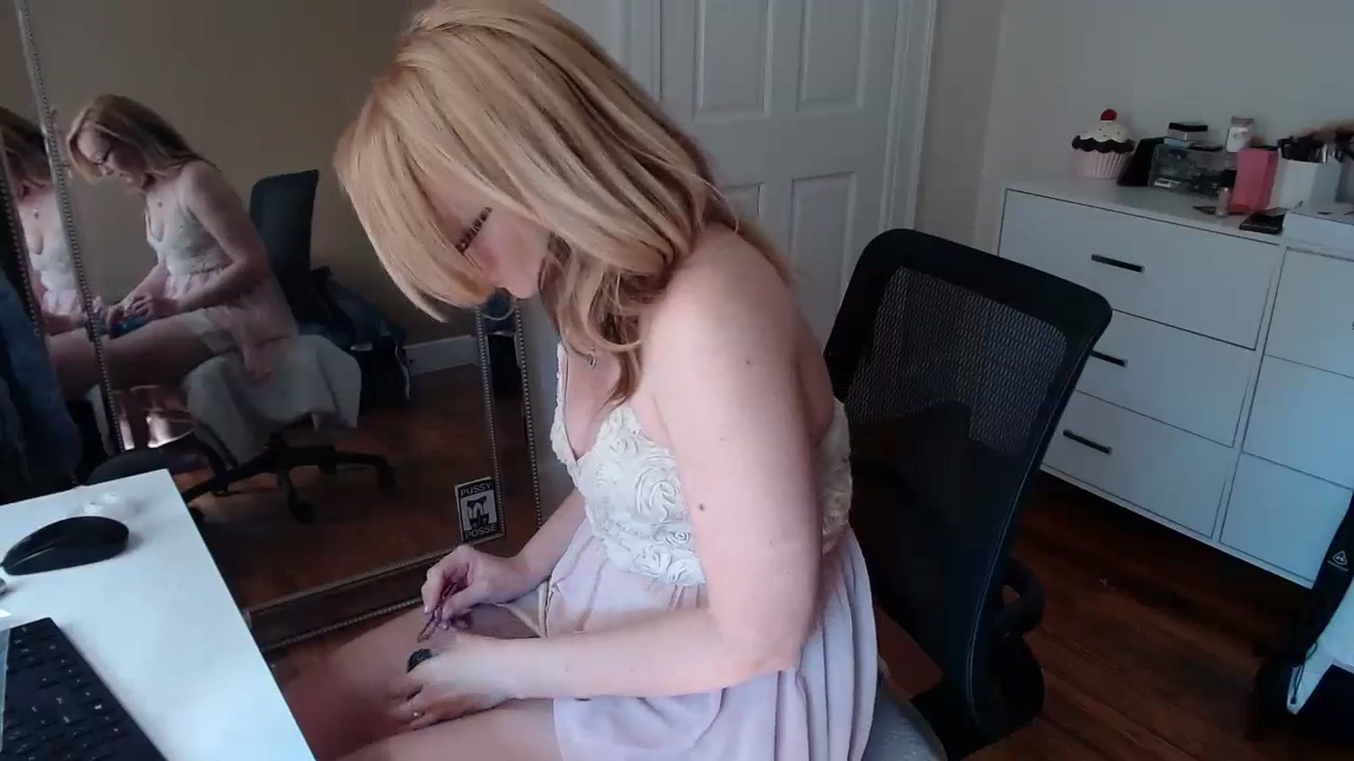 Gallery image thumbnail from TheFuckFairy's myfreecams stream on, 04/12/2026, 15:46 image 17 of 20