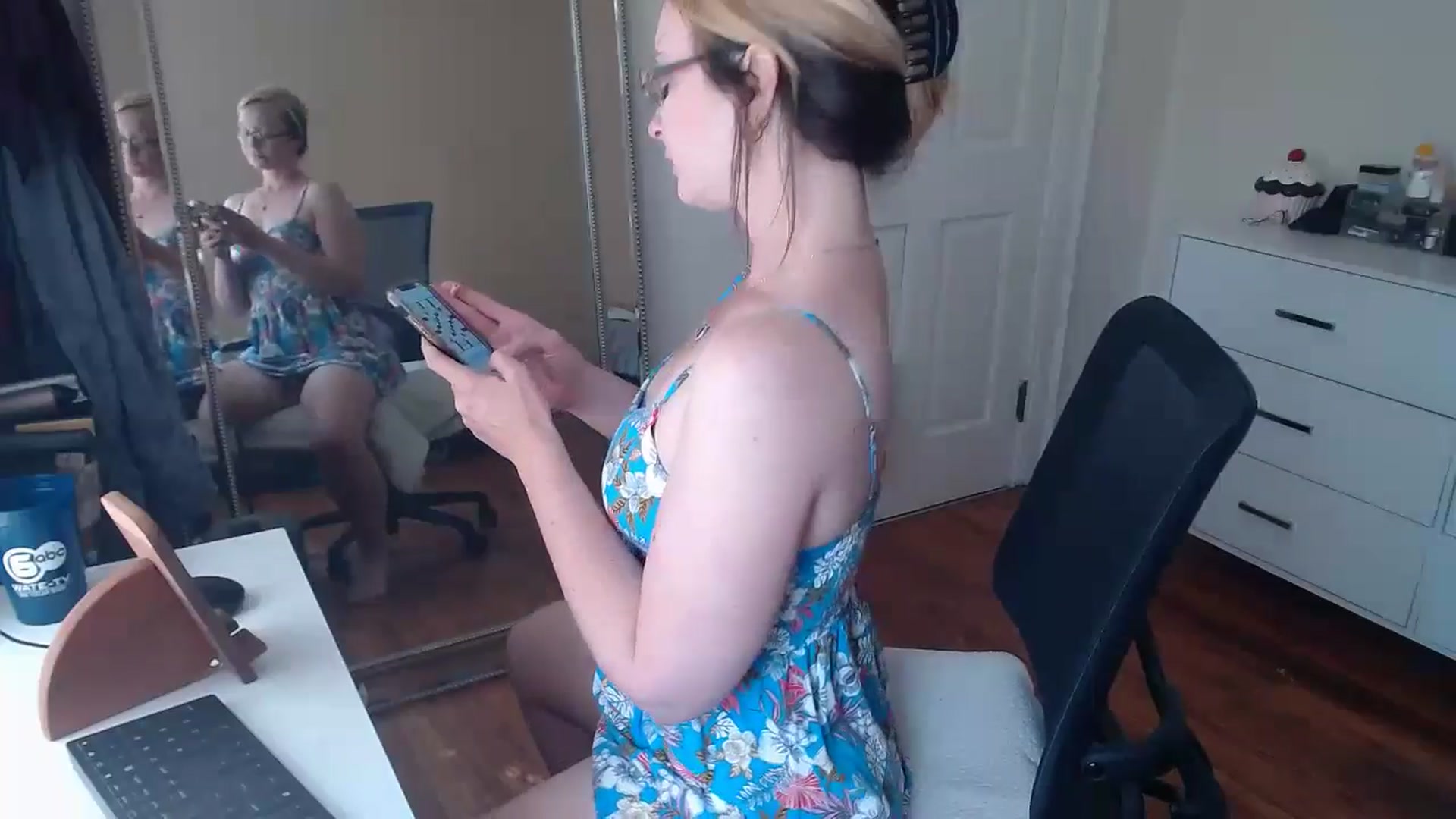 Gallery image thumbnail from TheFuckFairy's myfreecams stream on, 04/22/2026, 14:54 image 12 of 20