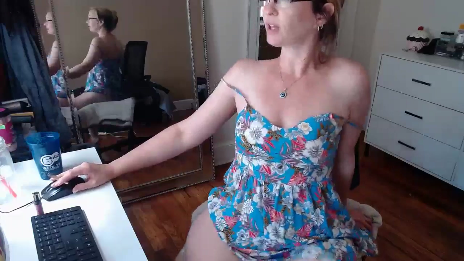 Gallery image thumbnail from TheFuckFairy's myfreecams stream on, 04/22/2026, 15:56 image 10 of 20