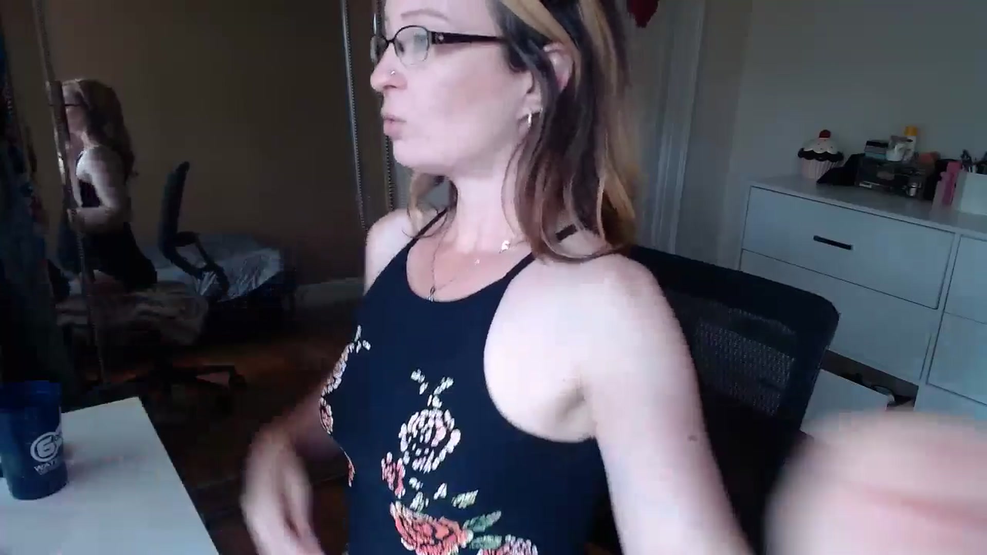 Gallery image thumbnail from TheFuckFairy's myfreecams stream on, 04/26/2026, 16:22 image 13 of 20