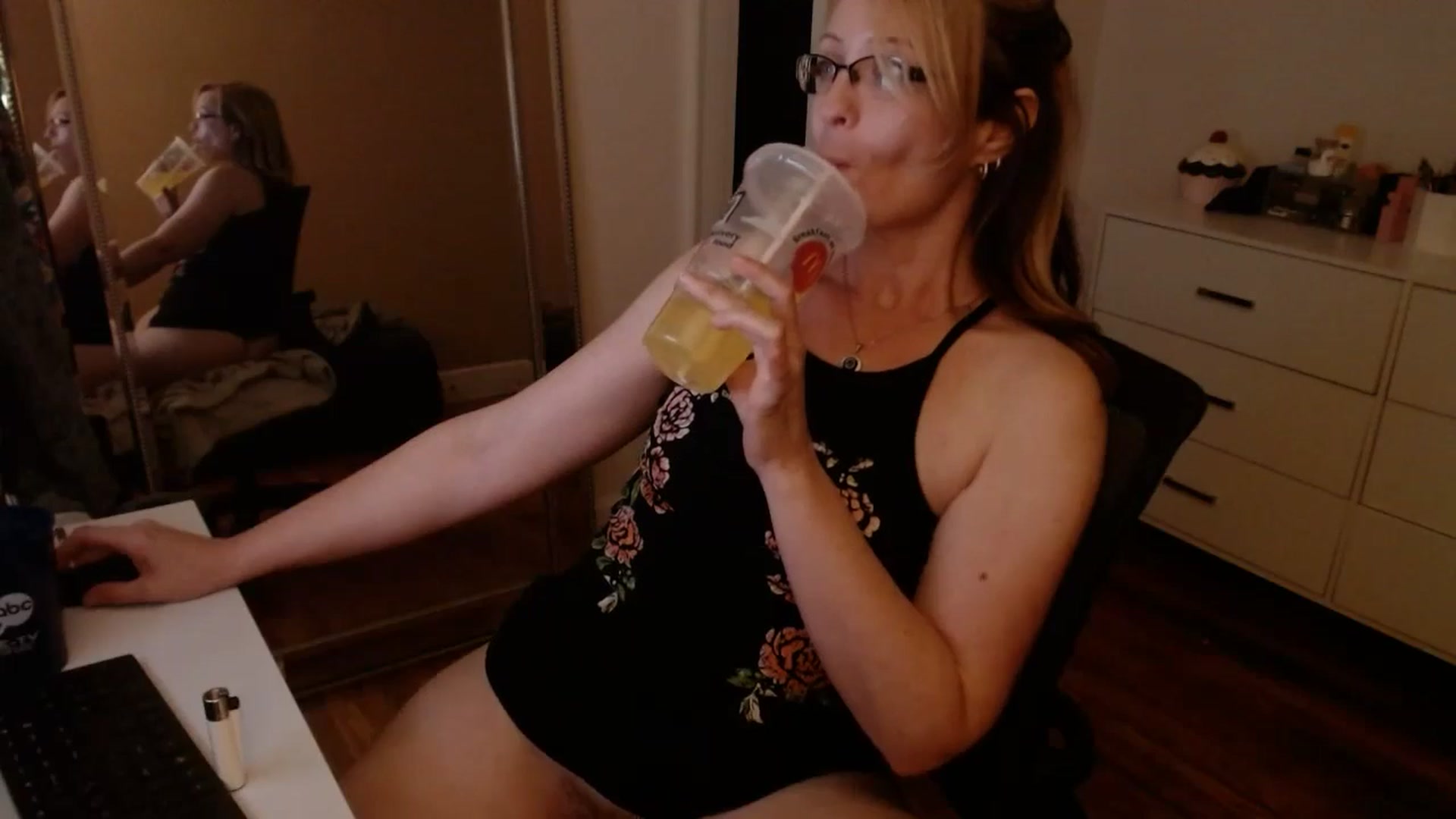 Gallery image thumbnail from TheFuckFairy's myfreecams stream on, 04/27/2026, 05:33 image 14 of 20