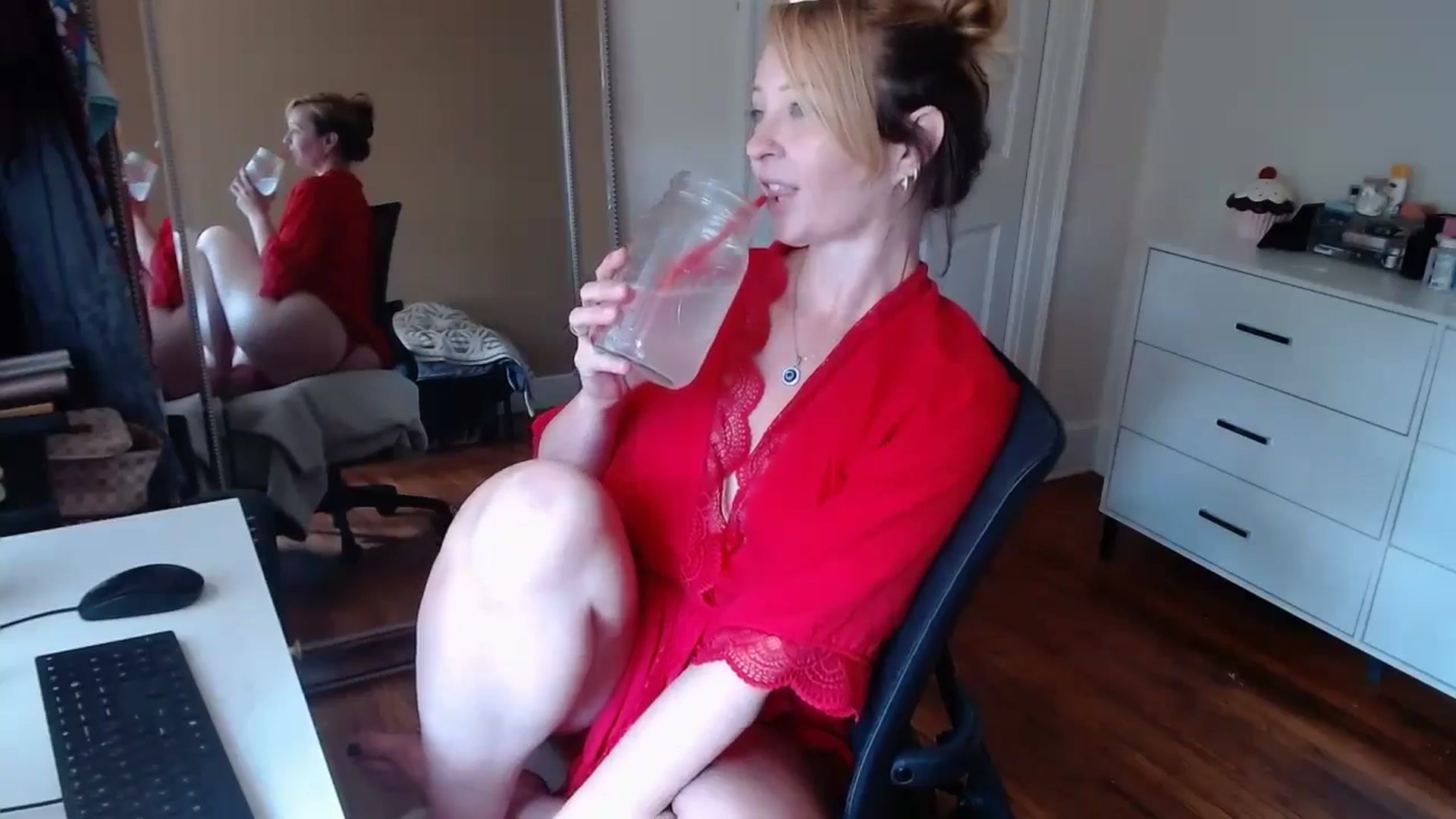 Gallery image thumbnail from TheFuckFairy's myfreecams stream on, 04/30/2026, 16:02 image 17 of 20