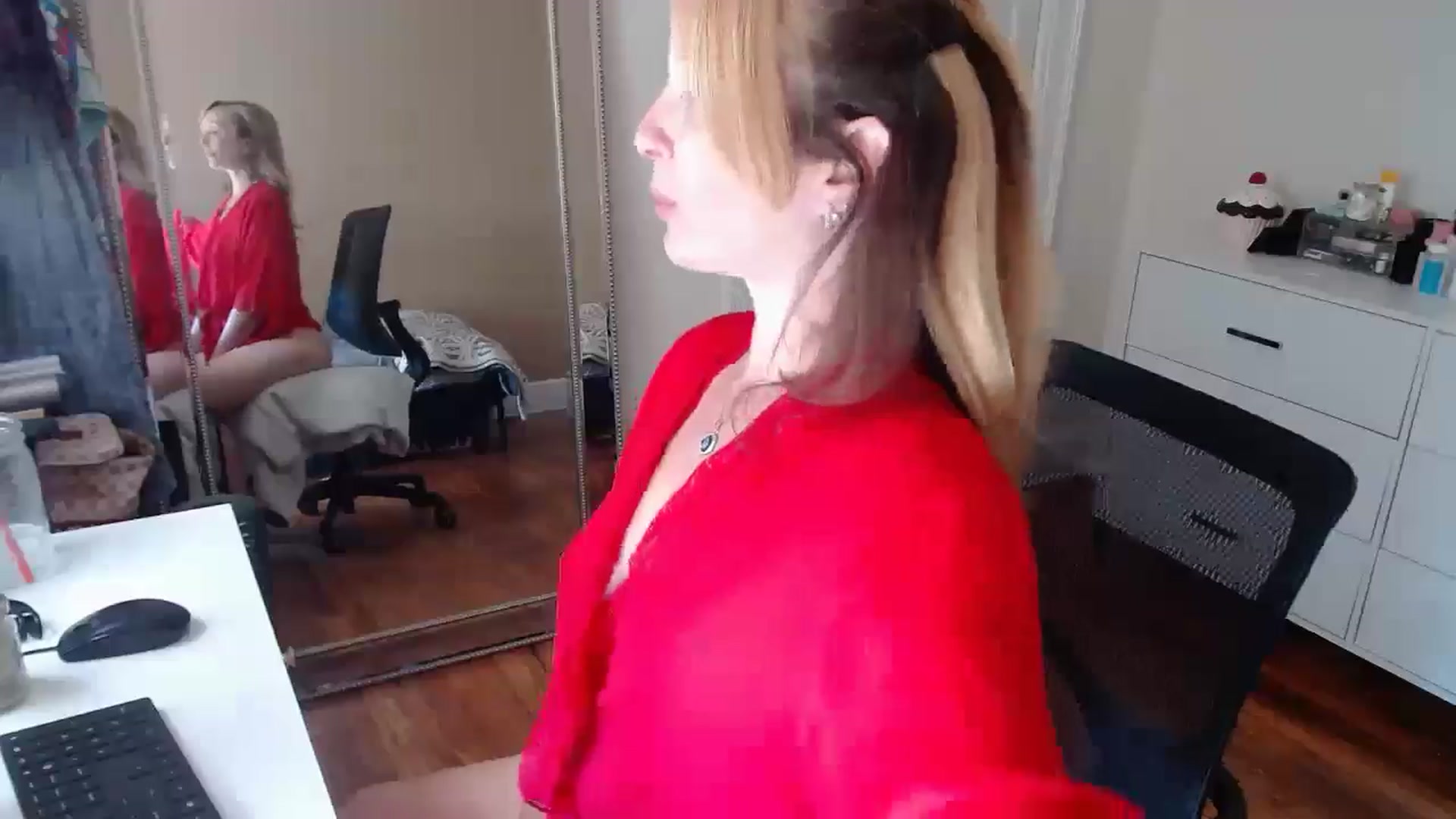 Gallery image thumbnail from TheFuckFairy's myfreecams stream on, 04/30/2026, 16:52 image 8 of 20