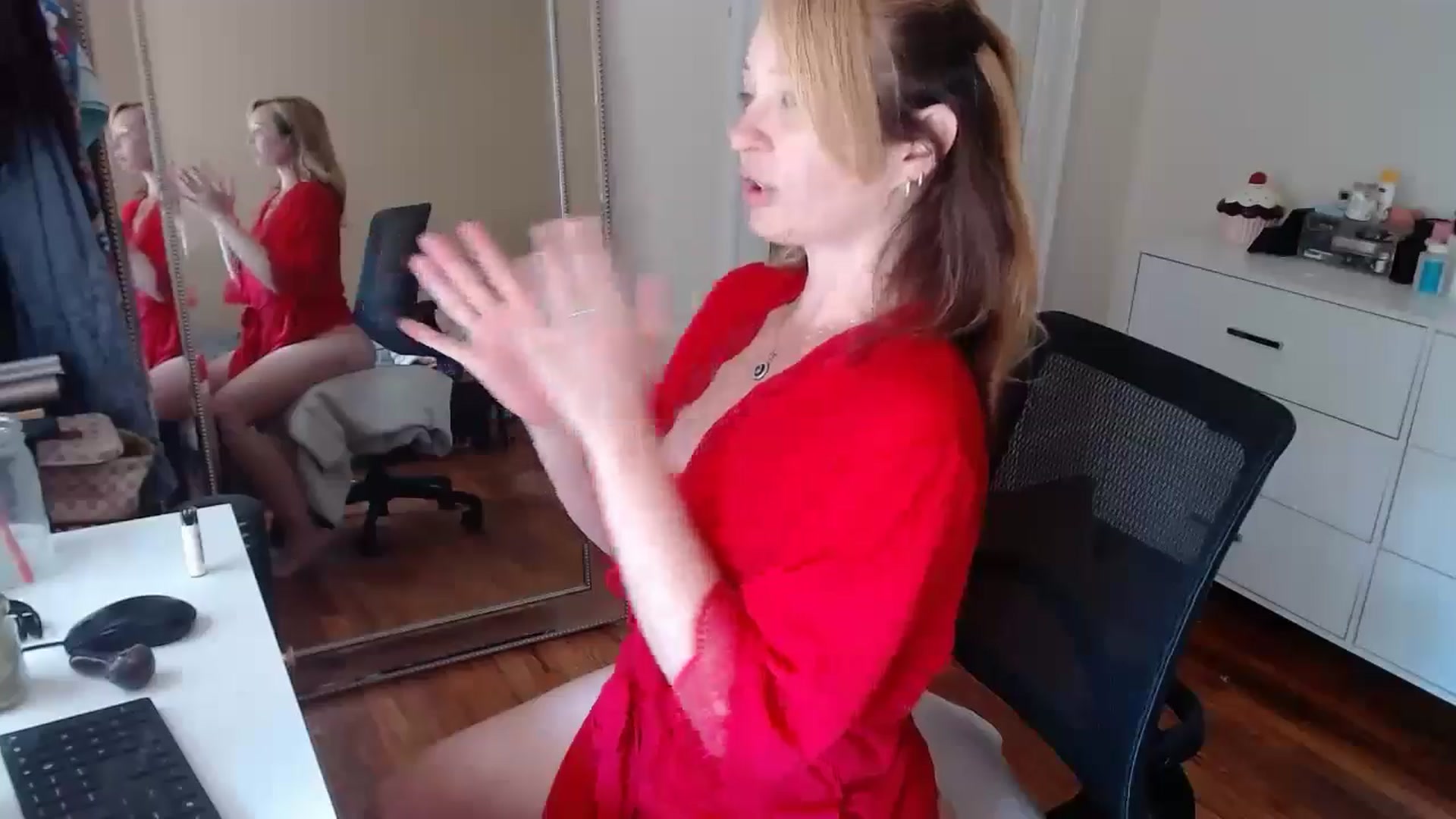 Gallery image thumbnail from TheFuckFairy's myfreecams stream on, 04/30/2026, 16:52 image 7 of 20