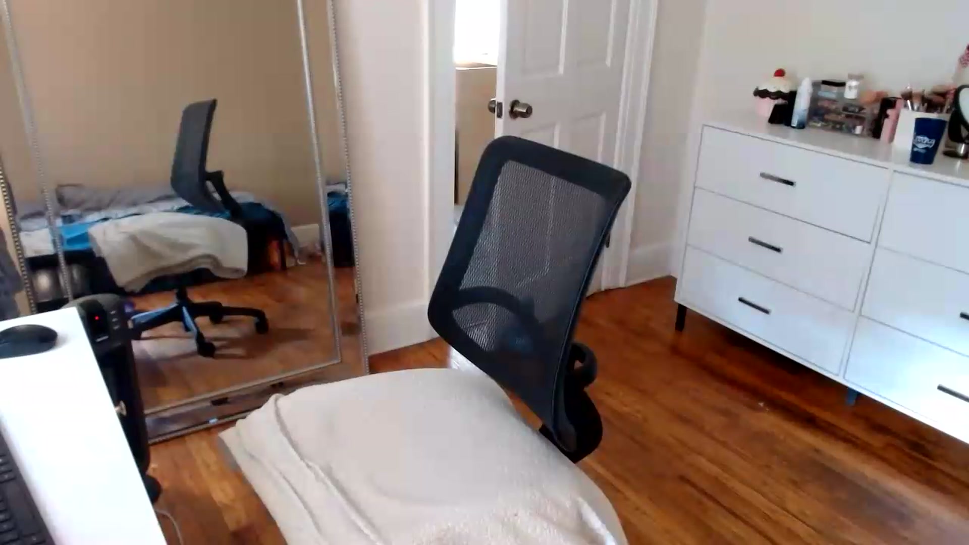 Gallery image thumbnail from TheFuckFairy's myfreecams stream on, 05/24/2026, 17:26 image 20 of 20