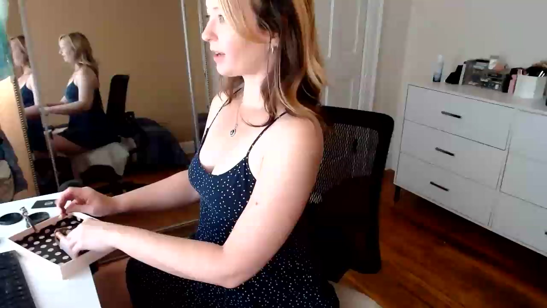 Gallery image thumbnail from TheFuckFairy's myfreecams stream on, 06/07/2026, 16:11 image 4 of 20