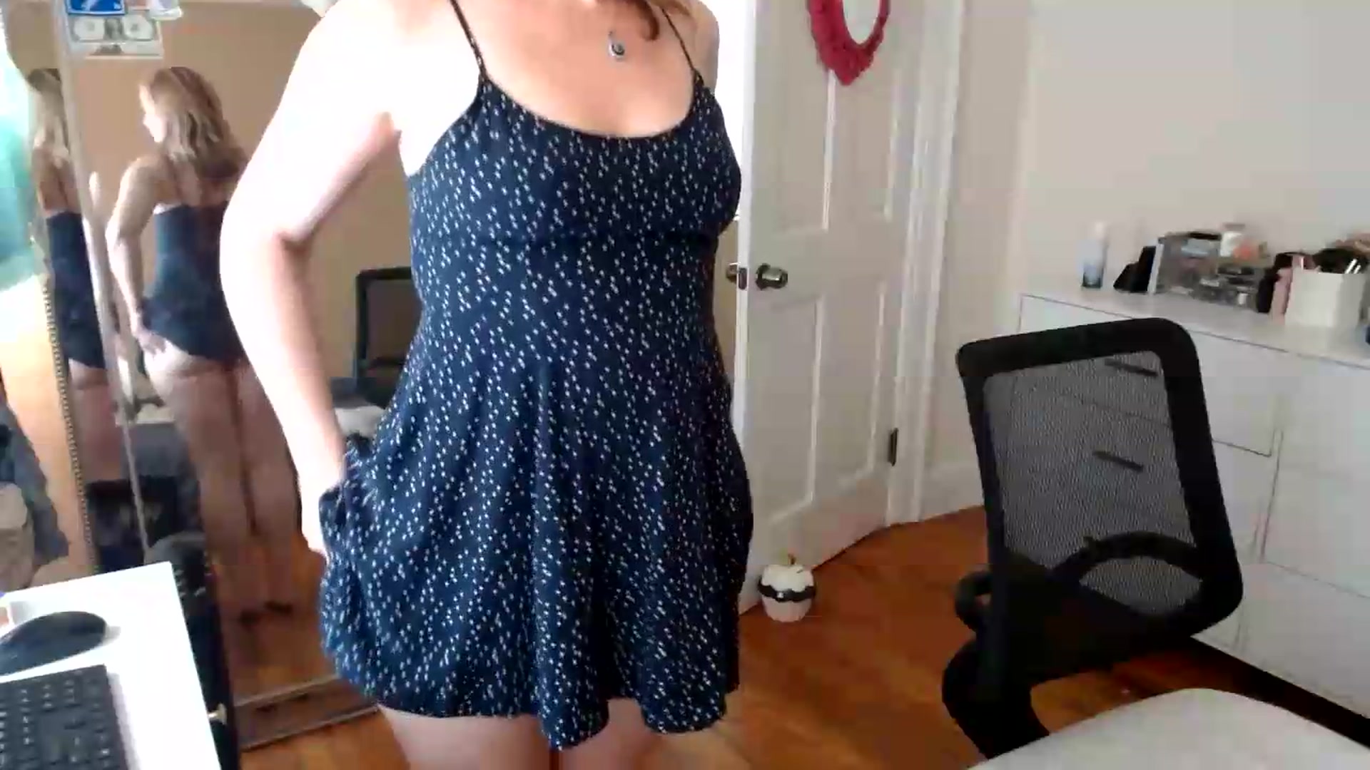 Gallery image thumbnail from TheFuckFairy's myfreecams stream on, 06/07/2026, 16:11 image 18 of 20